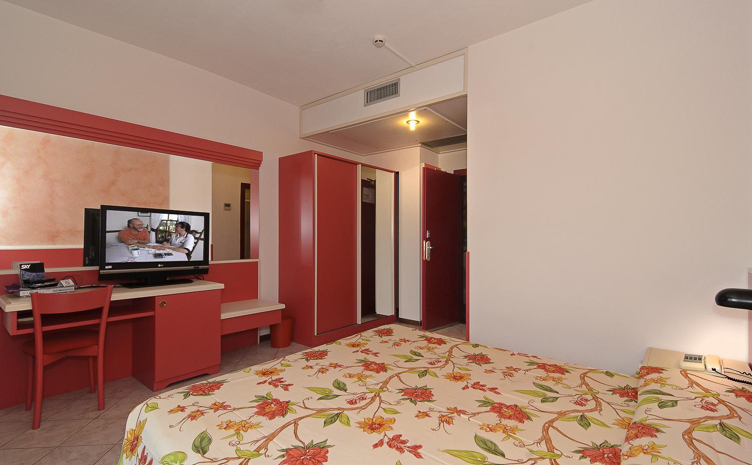 Junior Suite with Balcony photo 1