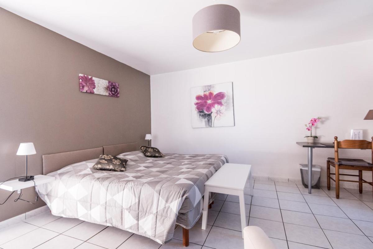 Standard Double Room with Fan - Photo 1