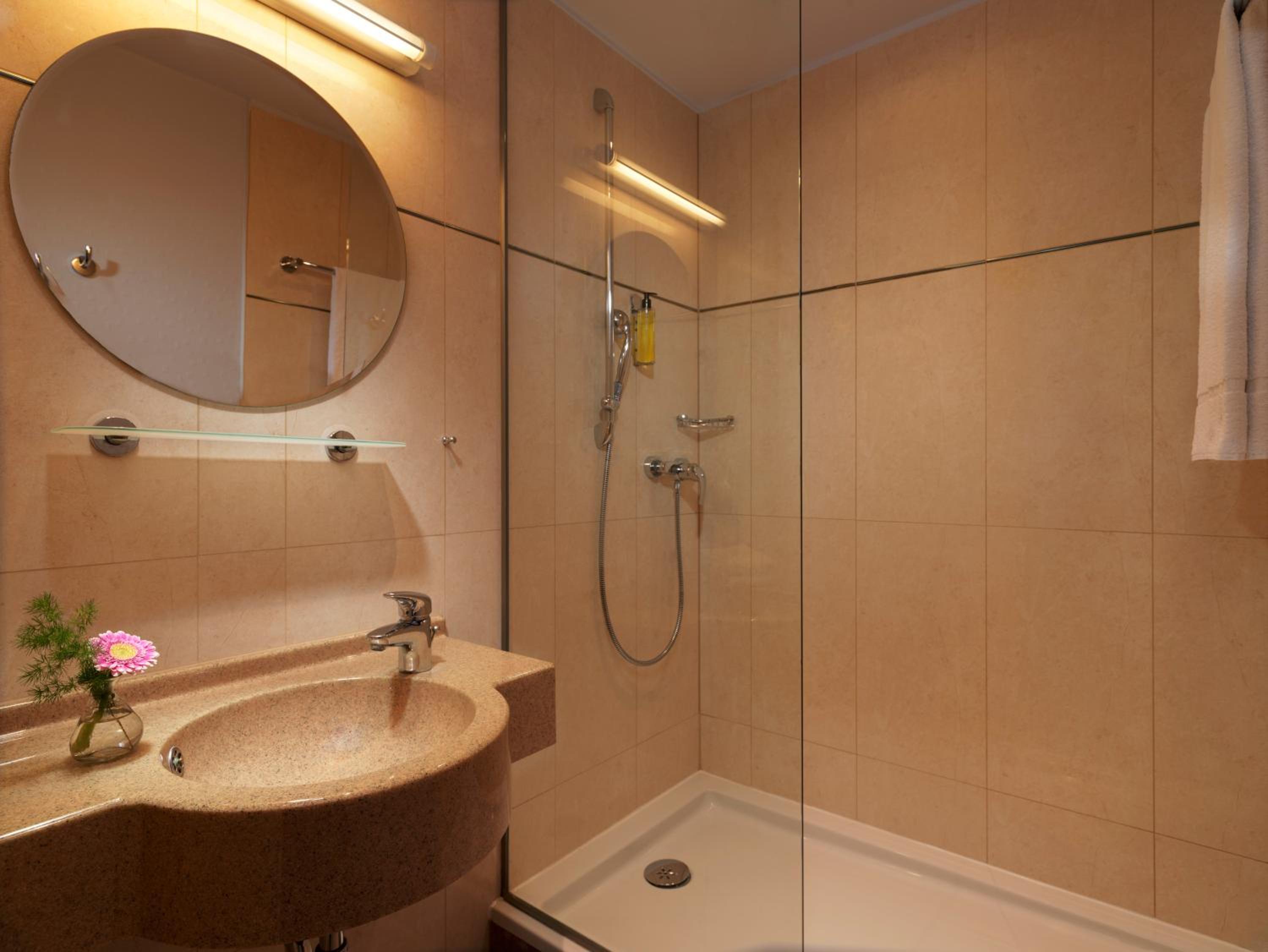 Comfort Double Room with Air-Conditioning - Photo 4