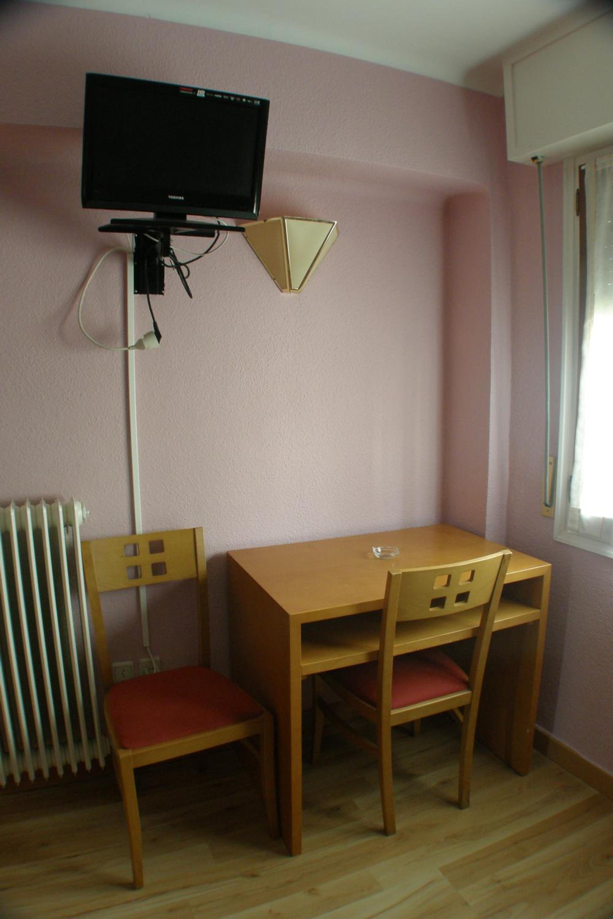 Standard Double Room - Photo 3
