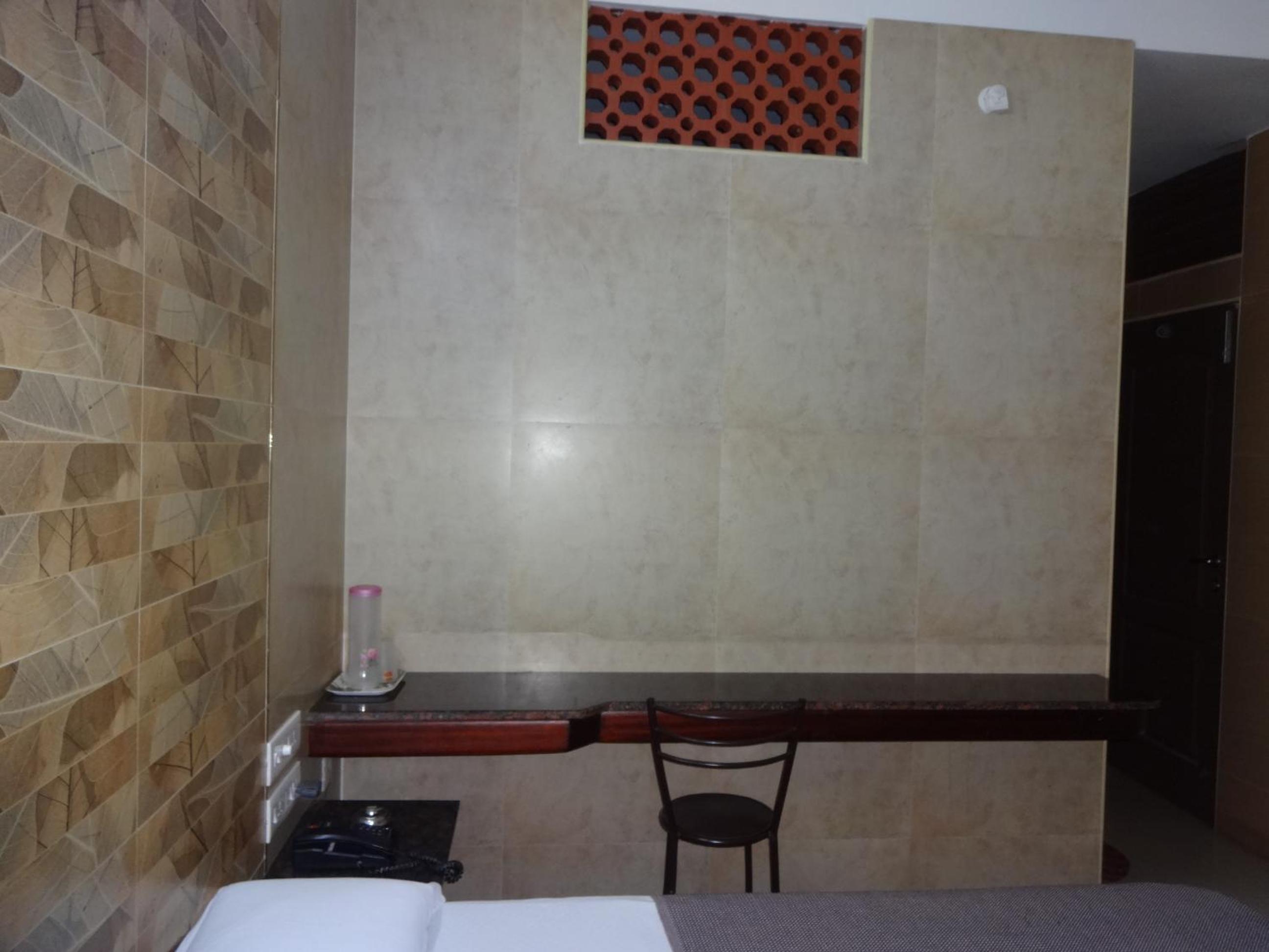 Budget Double Room - Photo 1