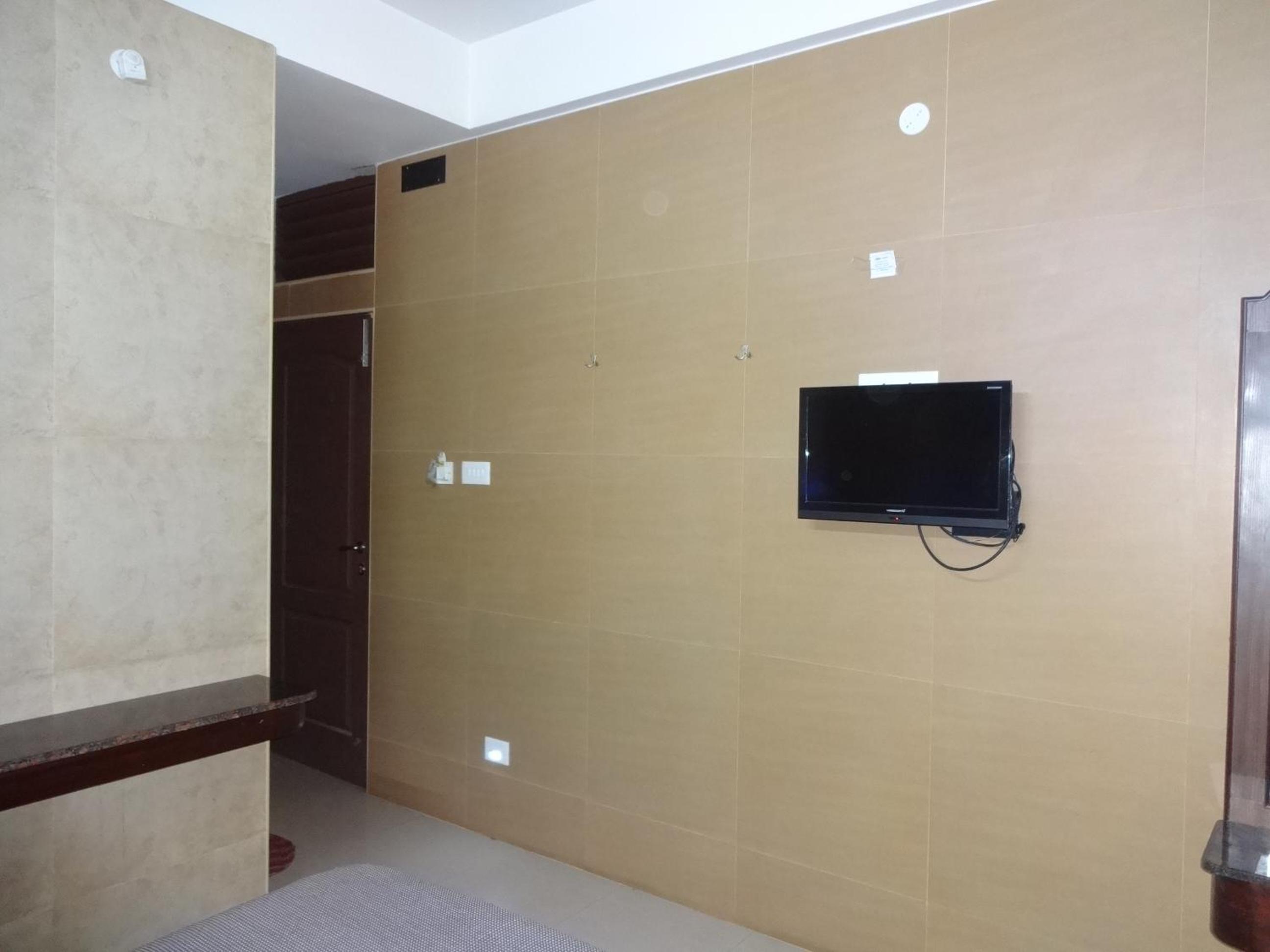 Budget Double Room - Photo 3