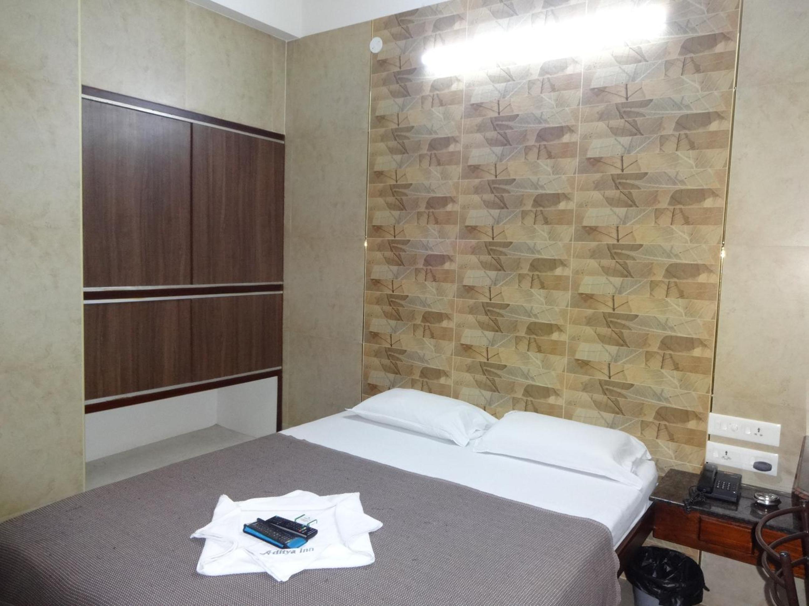 Budget Double Room - Photo 4