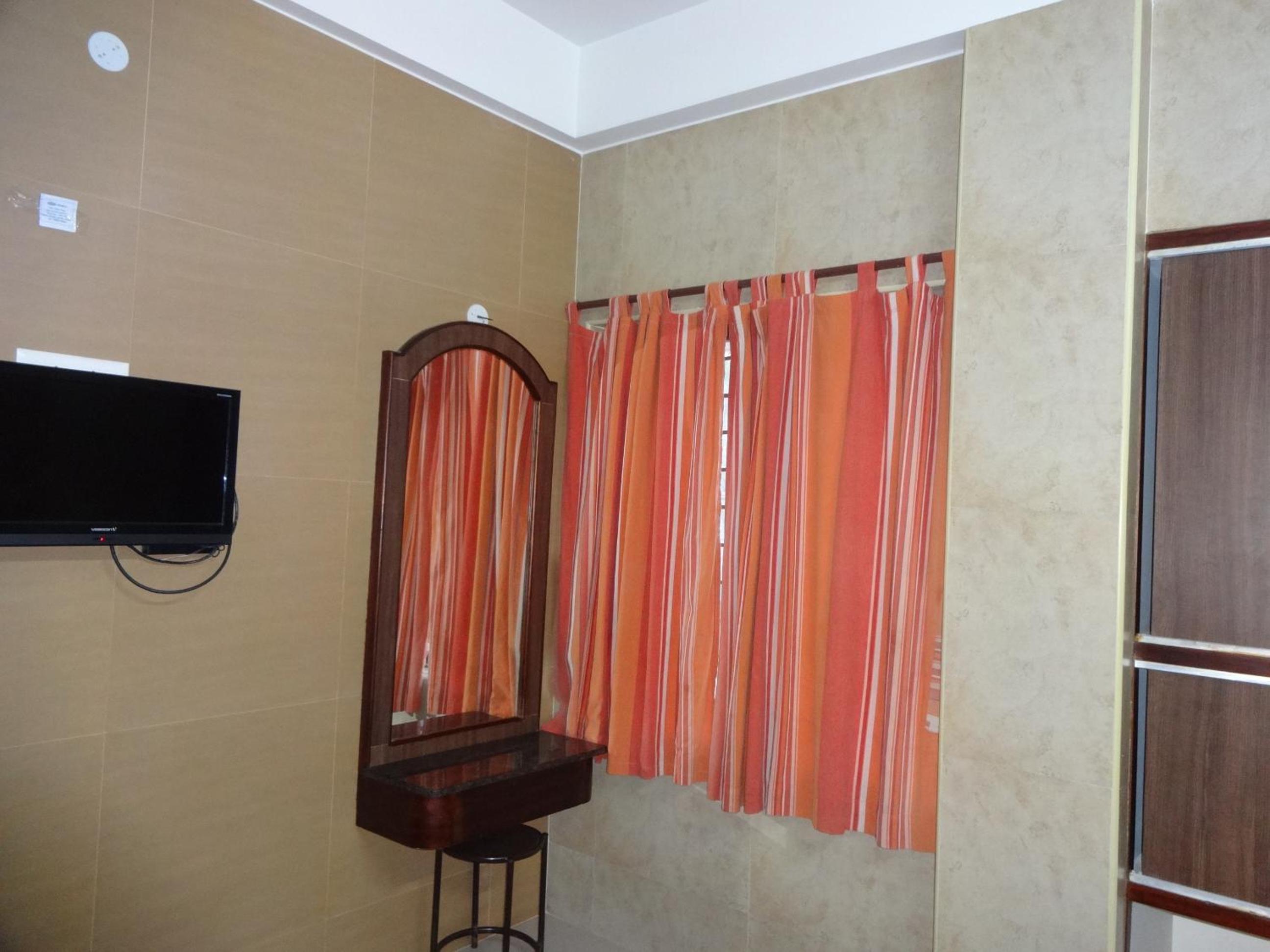 Budget Double Room - Photo 2