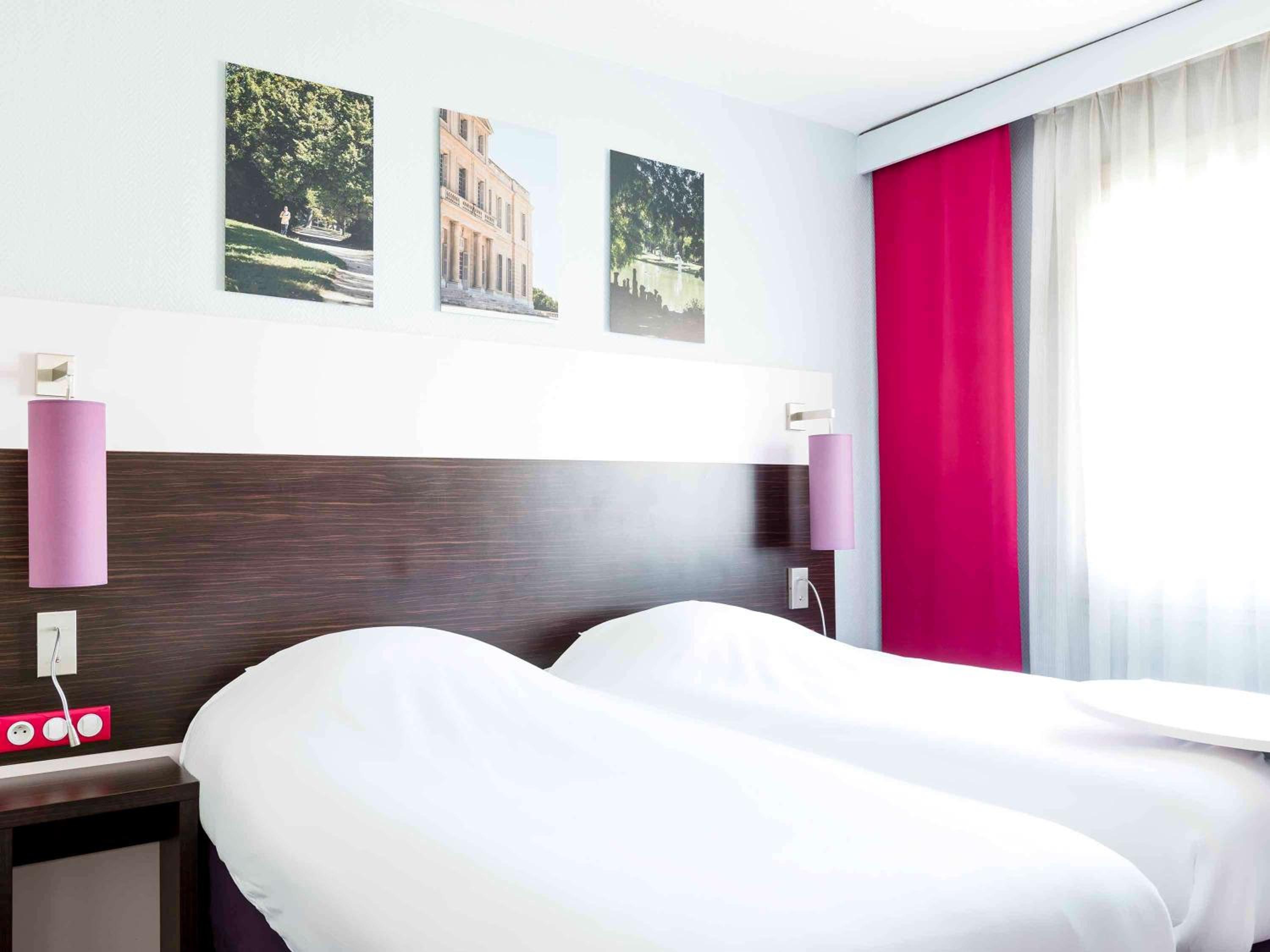 Standard Twin Room - Photo 3