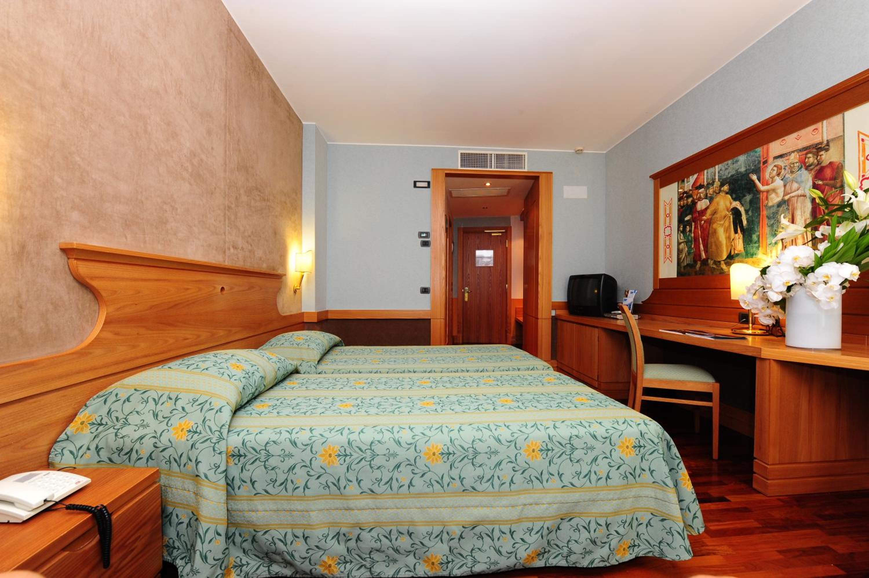 Superior Triple Room - Photo 1