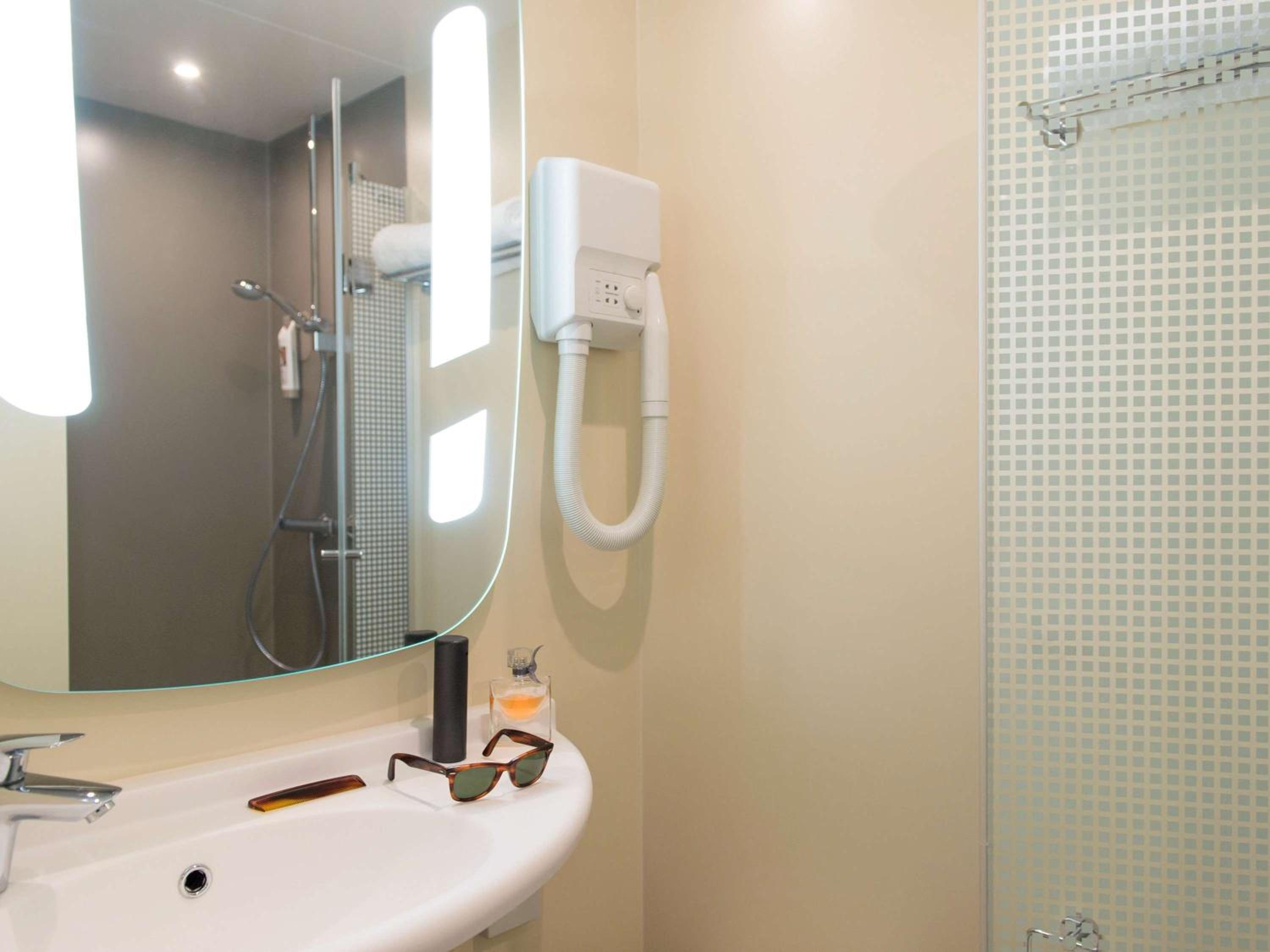 Standard Double Room - Photo 2