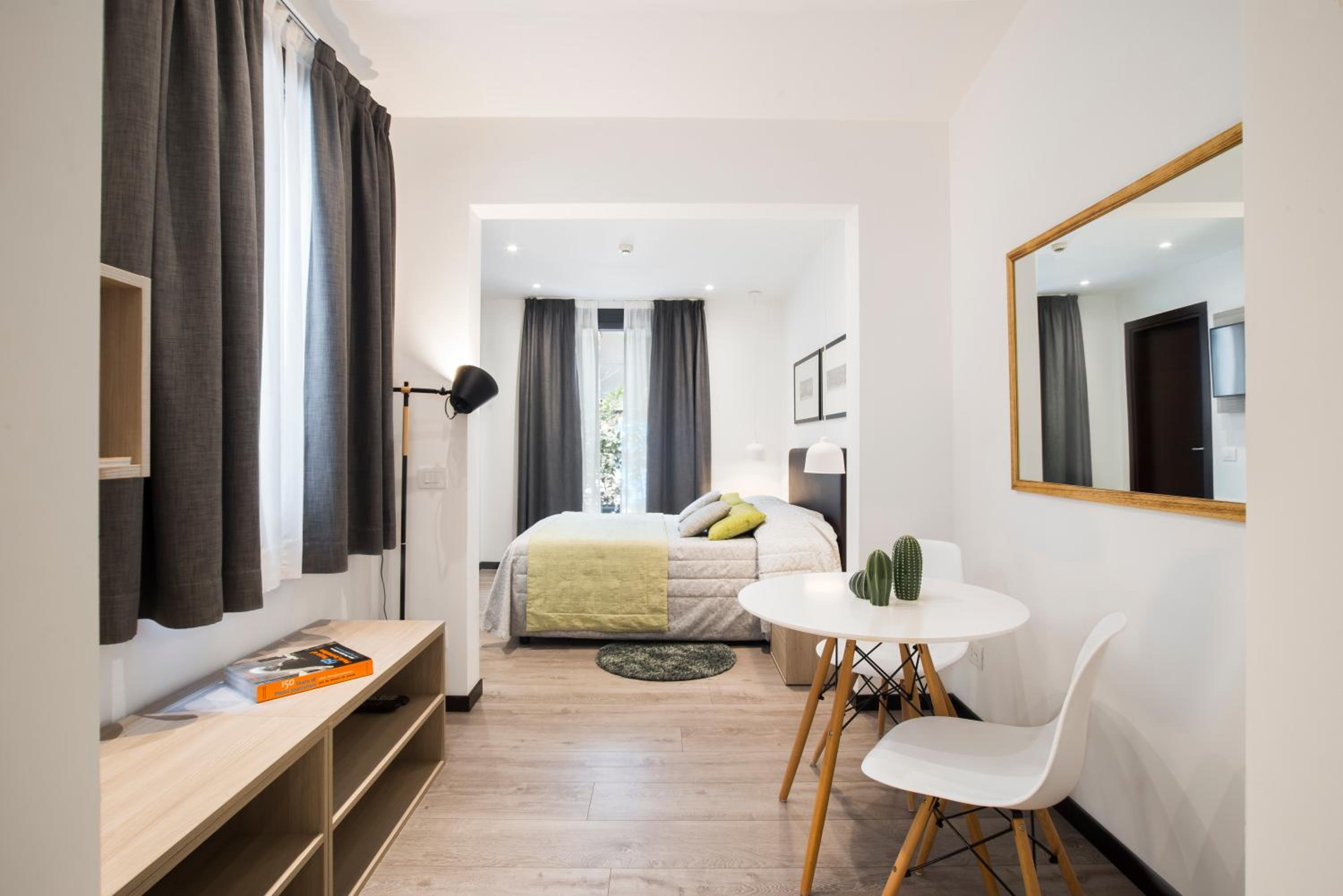 Superior Triple Room thumbnail 6