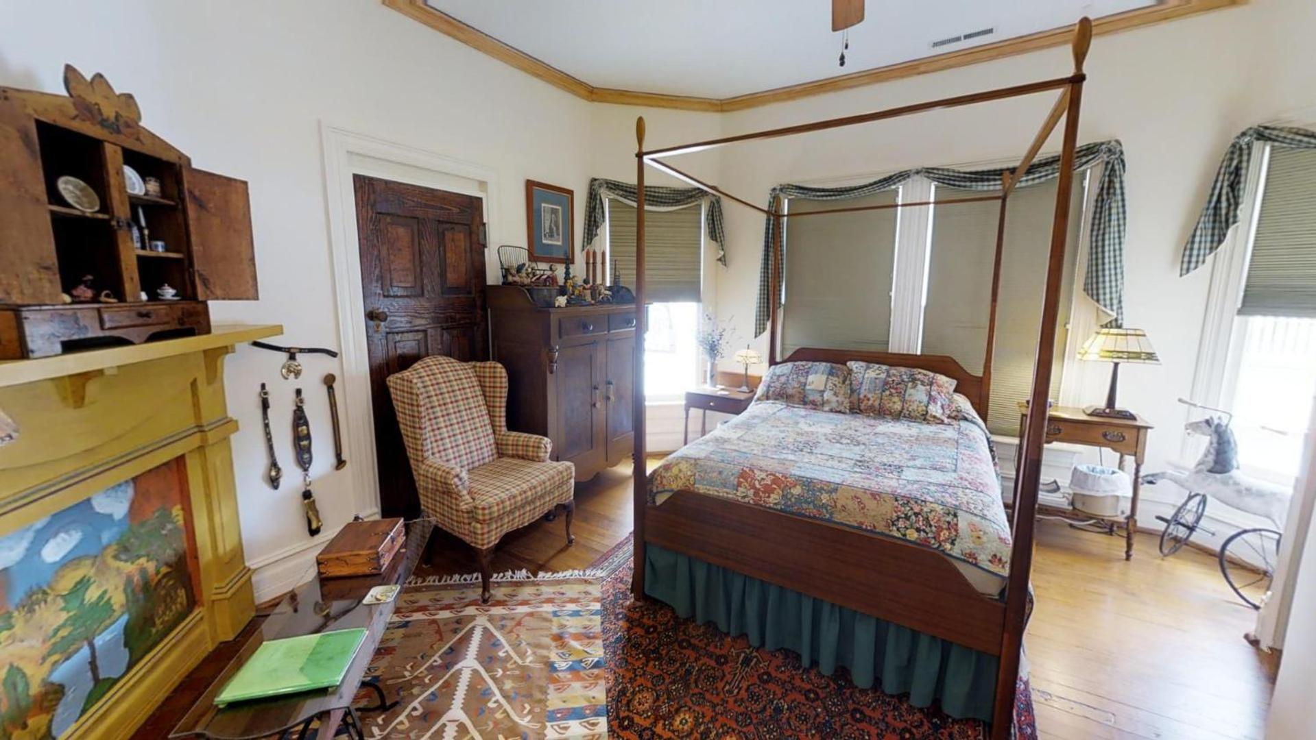 Puritan Room photo 2