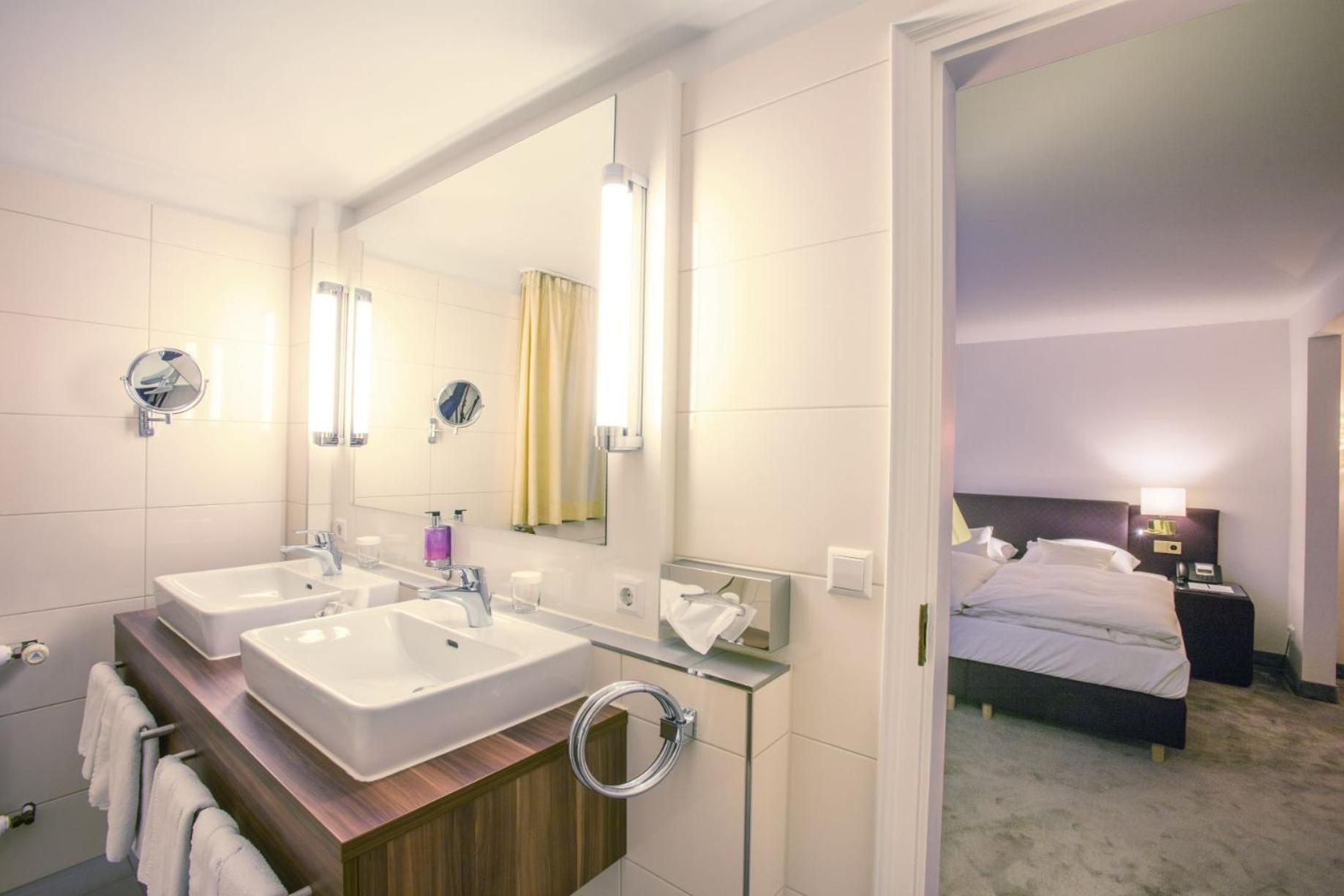 Junior Suite - Photo 13