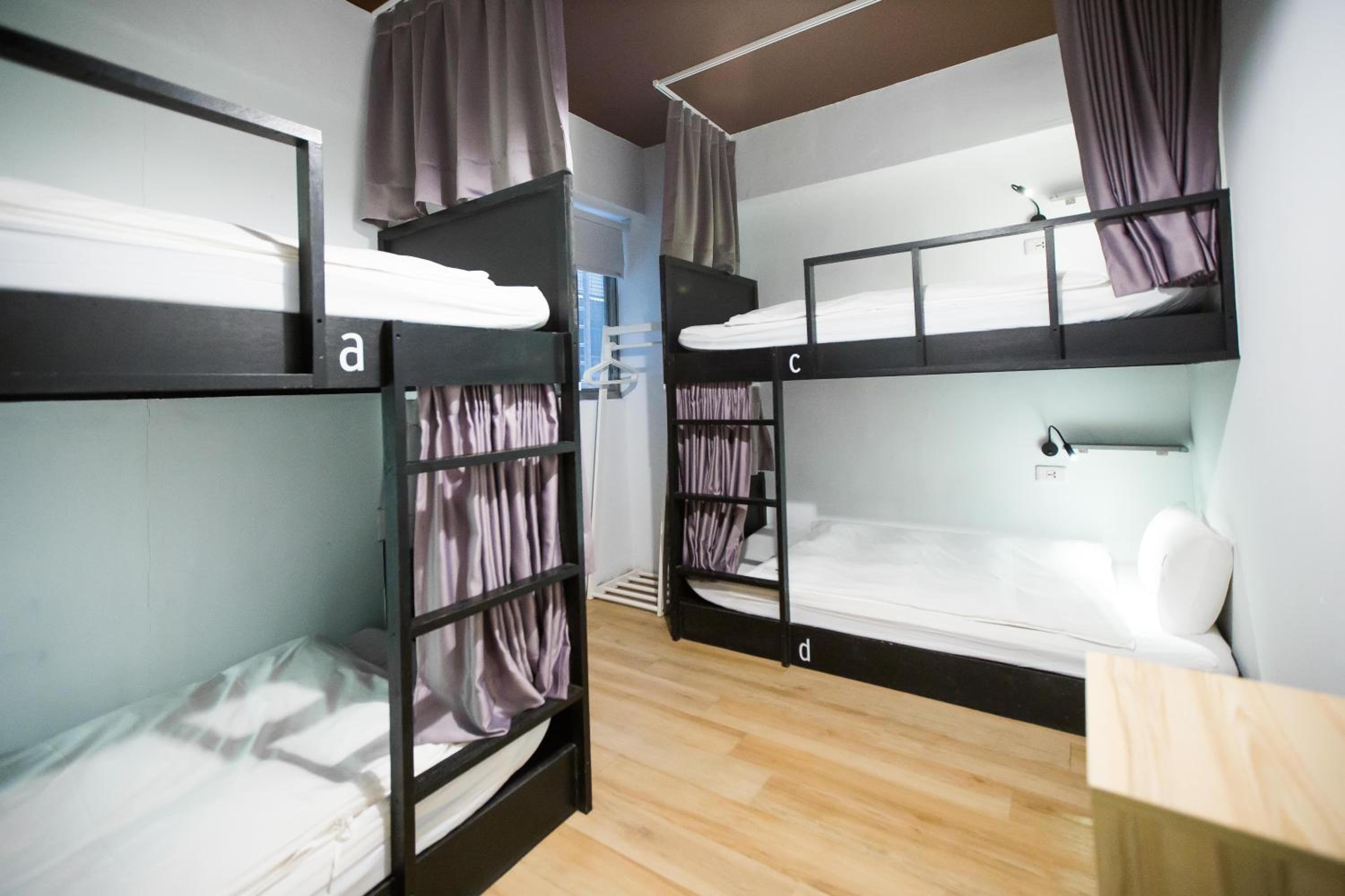 Economy Quadruple Room with Shared Bathroom photo 3
