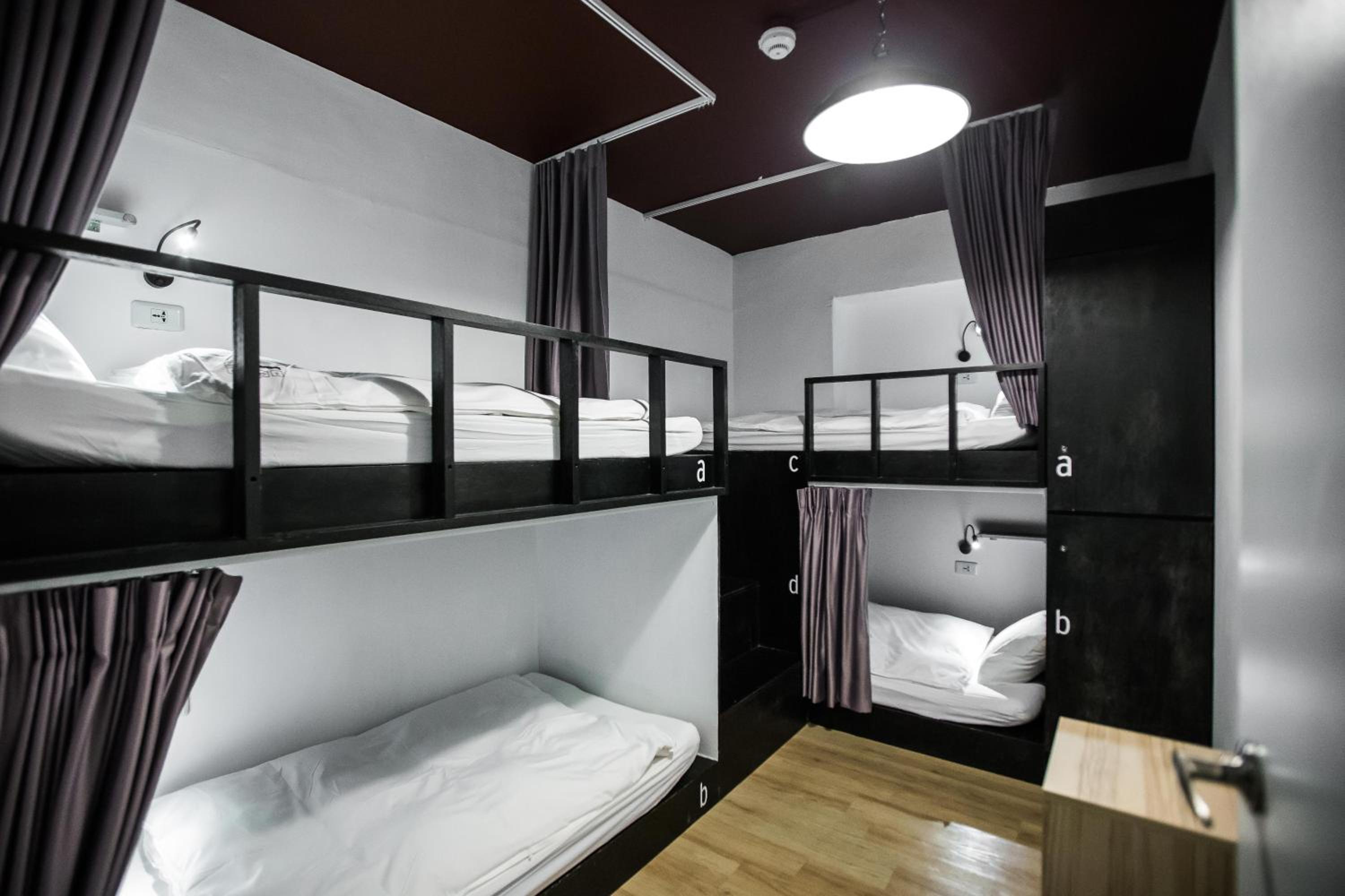 Bed in 4-Bed Female Dormitory Room photo 1