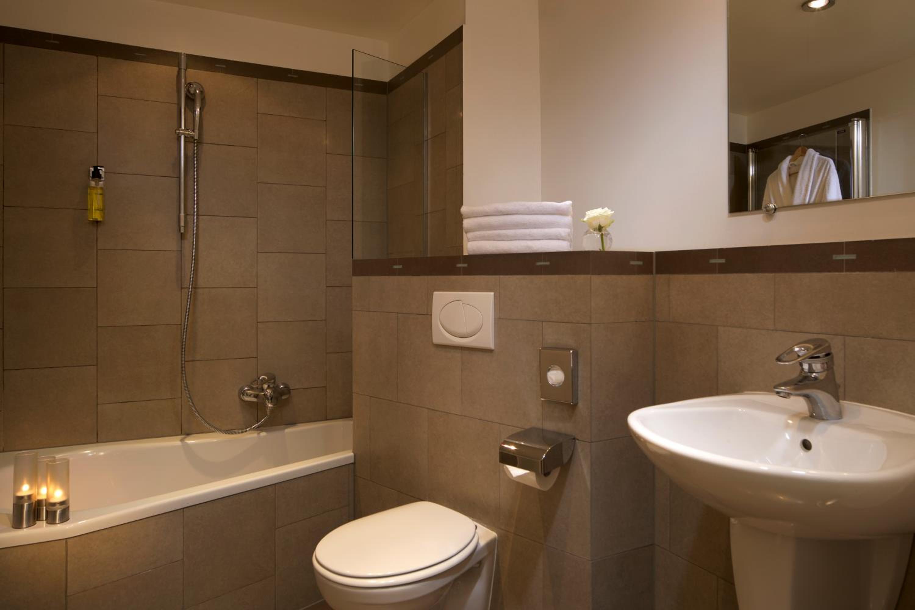 Suite - Photo 4