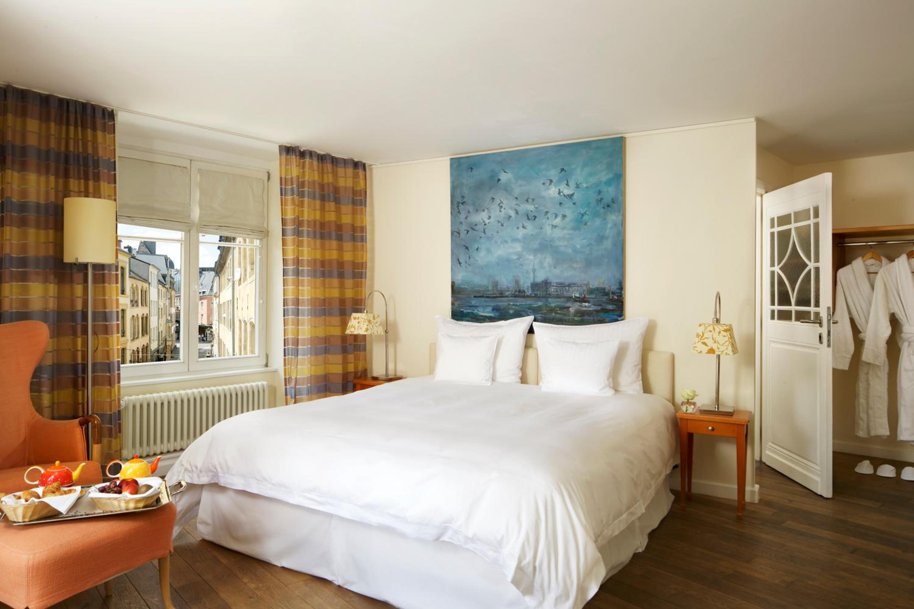 Suite - Photo 5