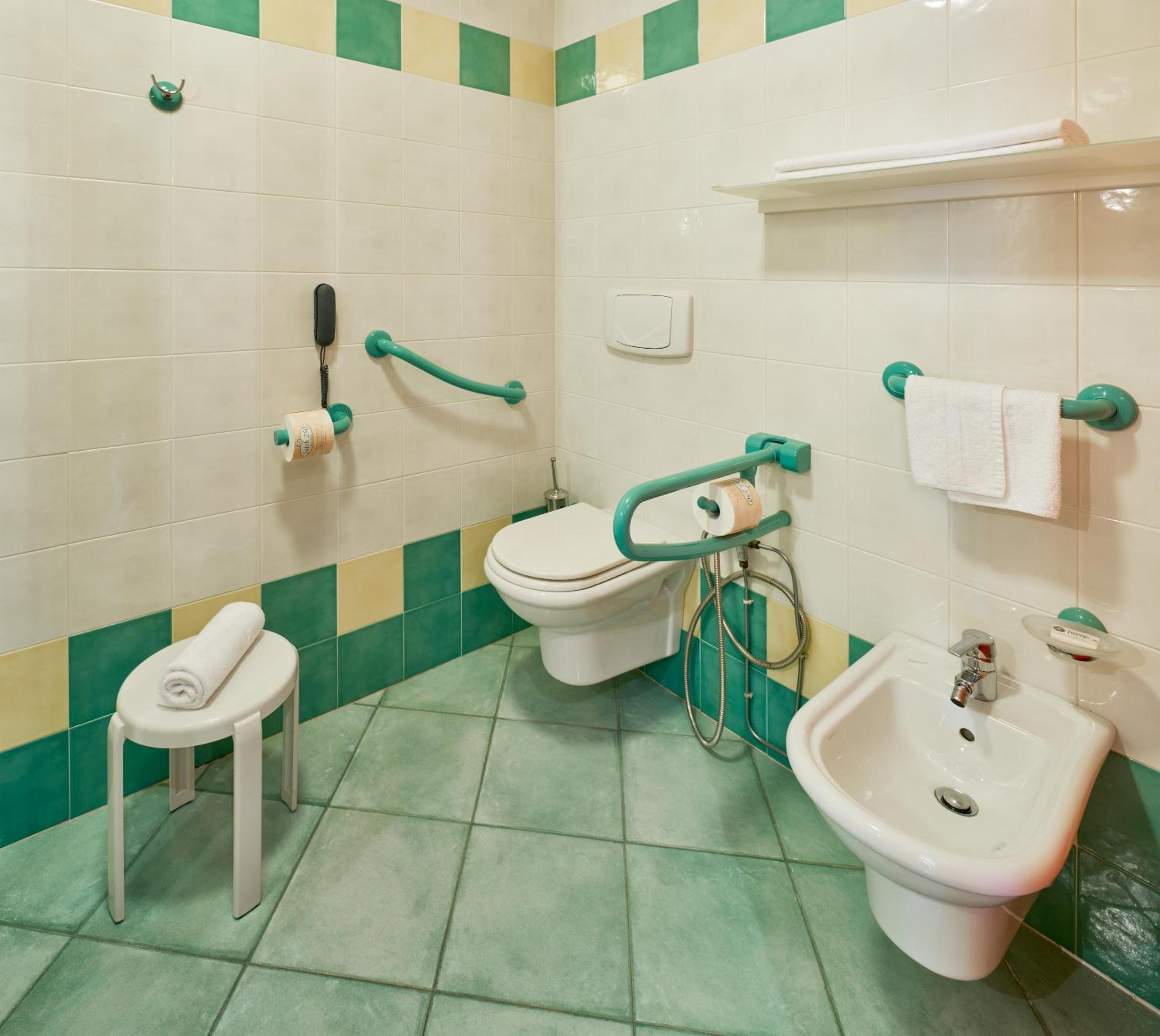 Double Or Twin Room - Disability Access photo 2