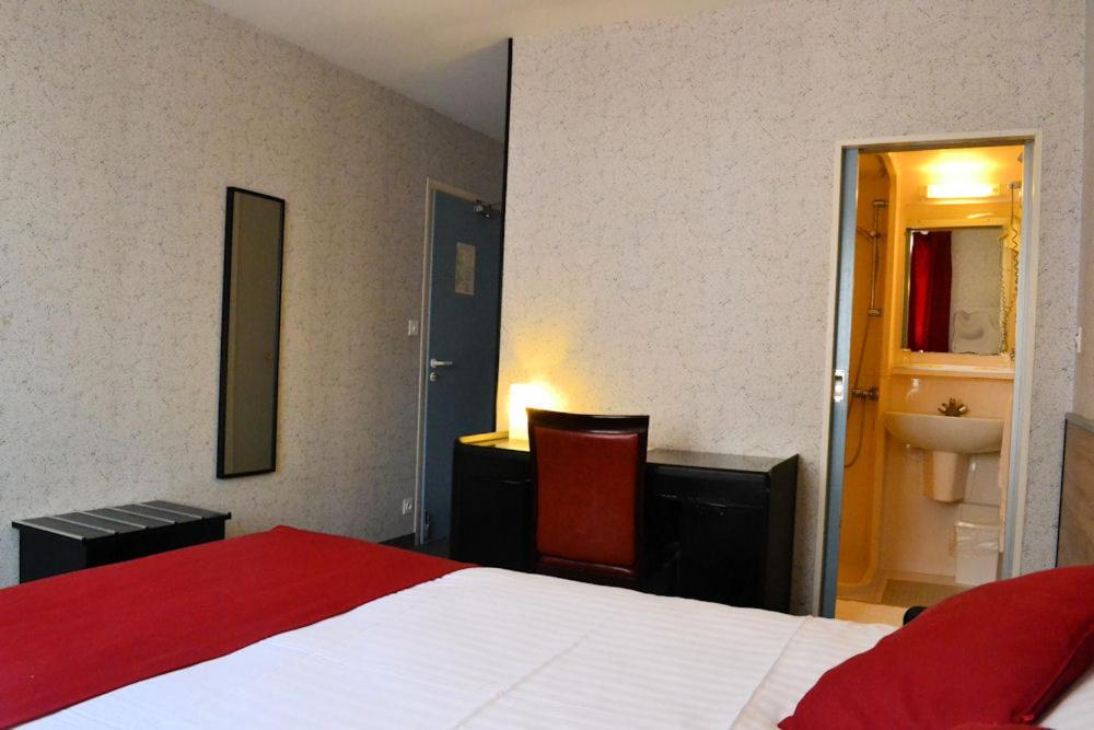 Economy Triple Room photo 1