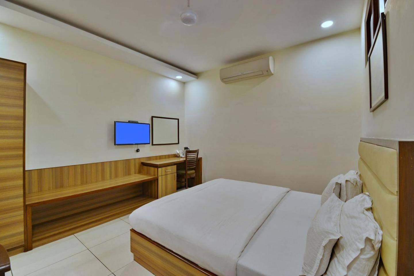Deluxe Room - Photo 3
