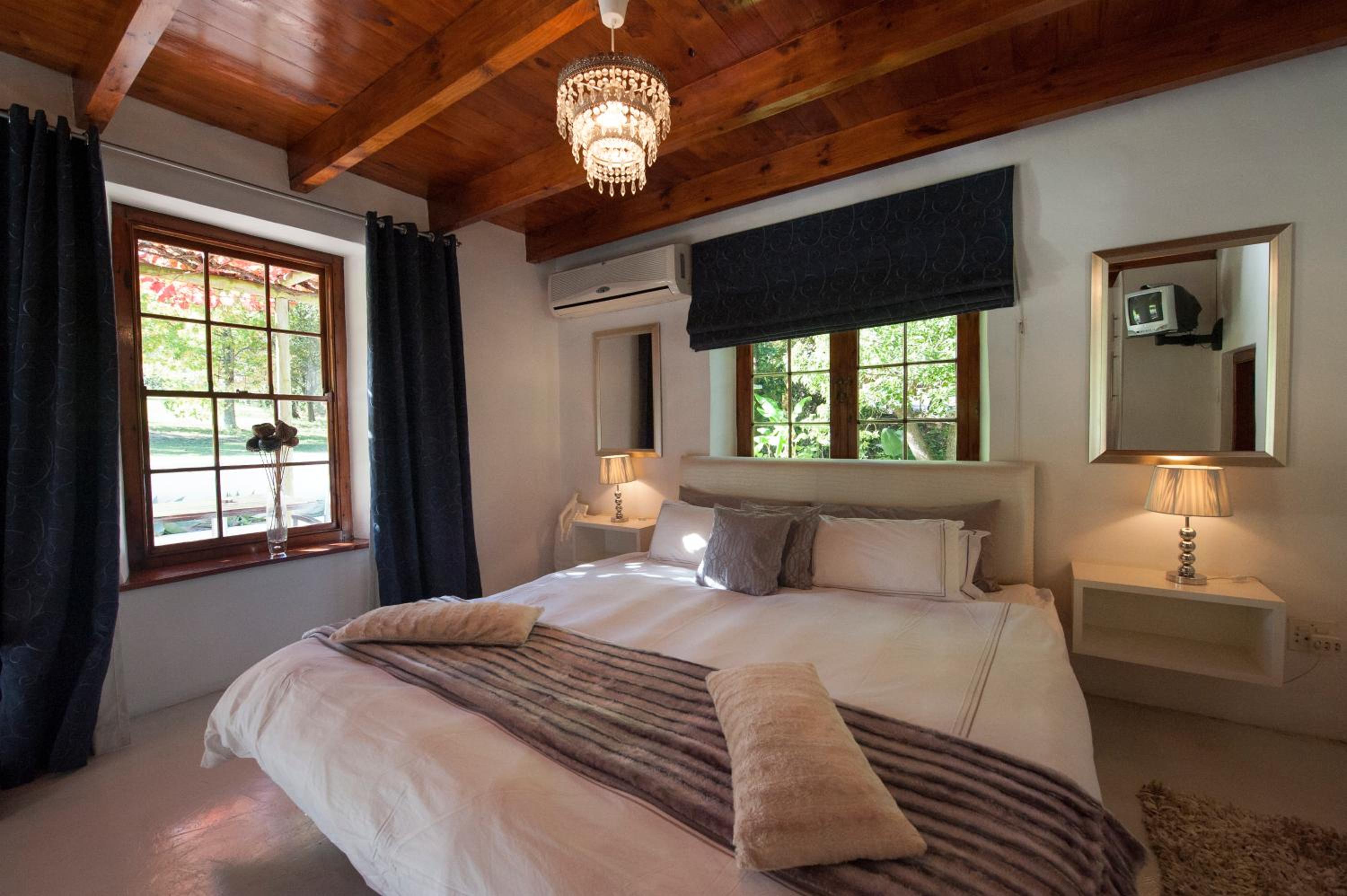Suite with Mountain View