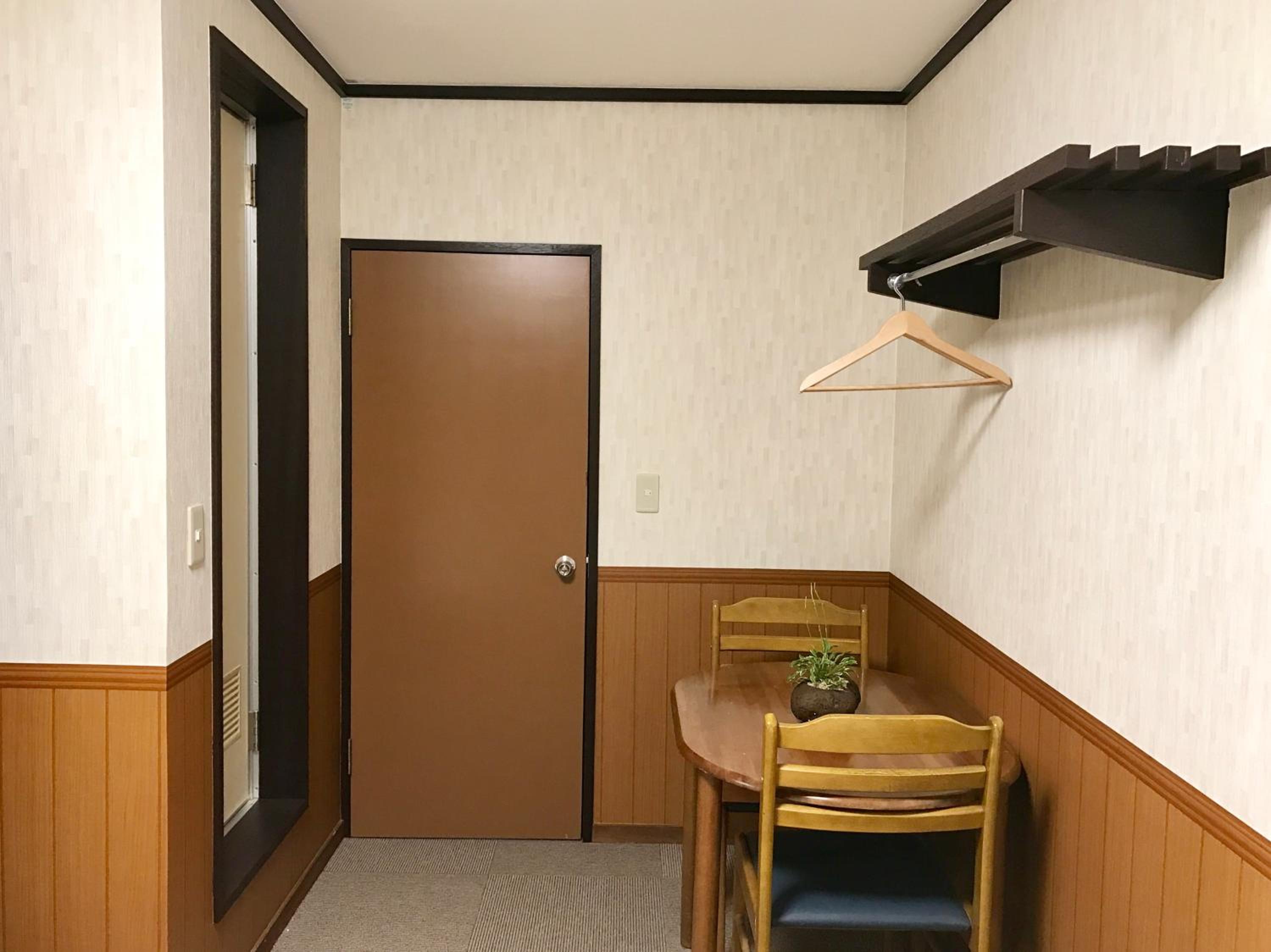 Family Room with Private Bathroom - Photo 8