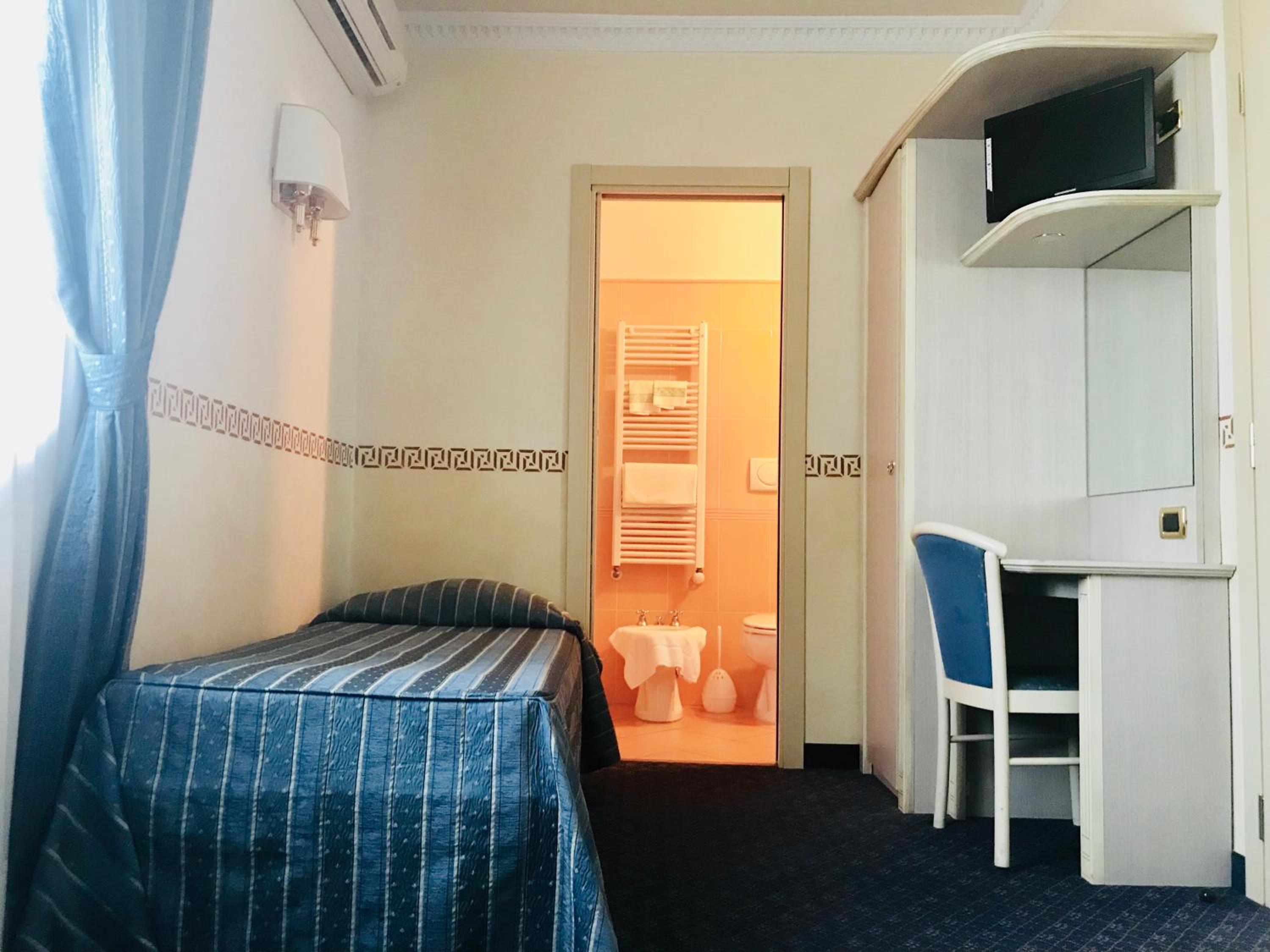 Economy Twin Room