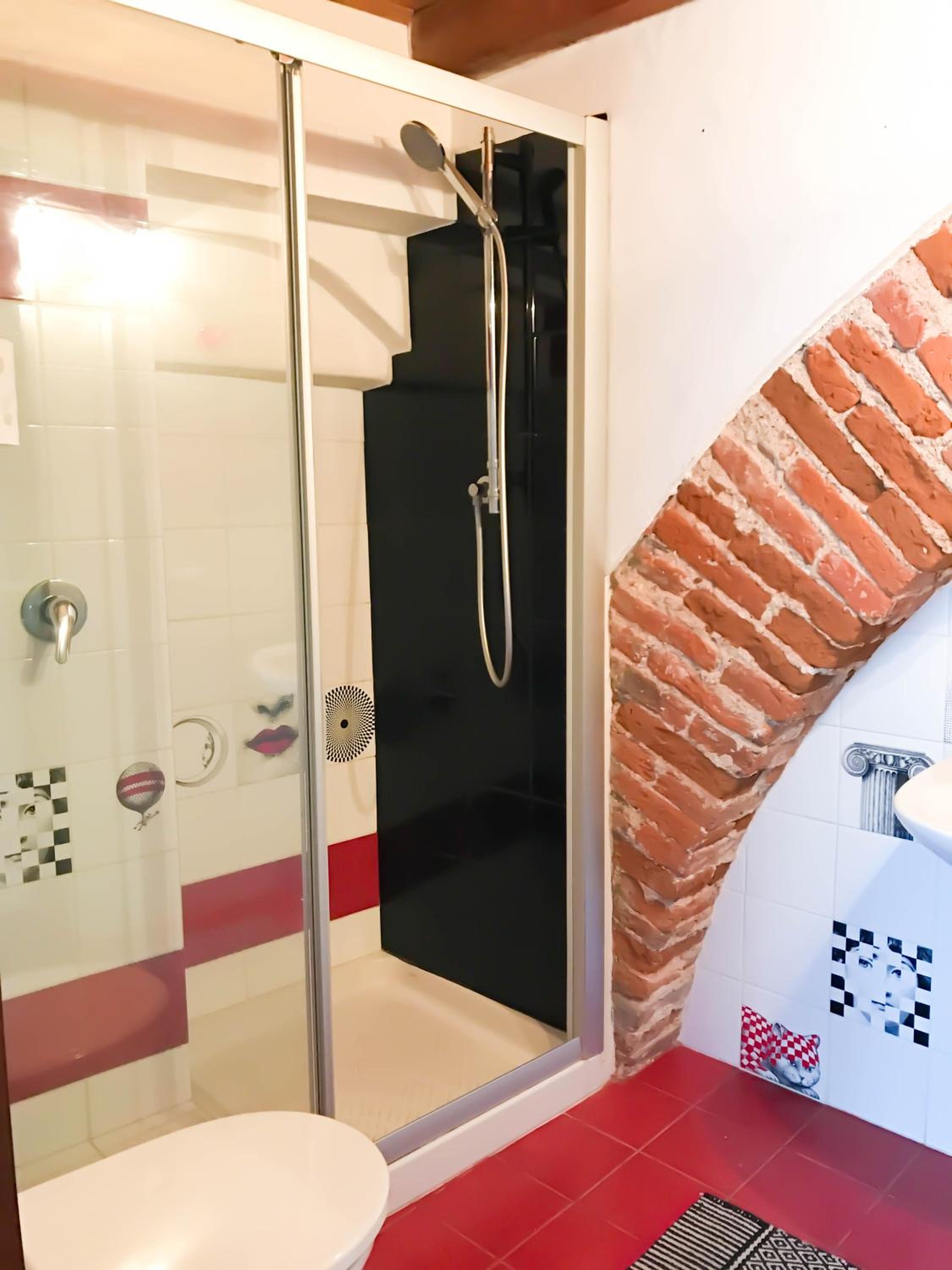 Single Room with Bathroom photo 3