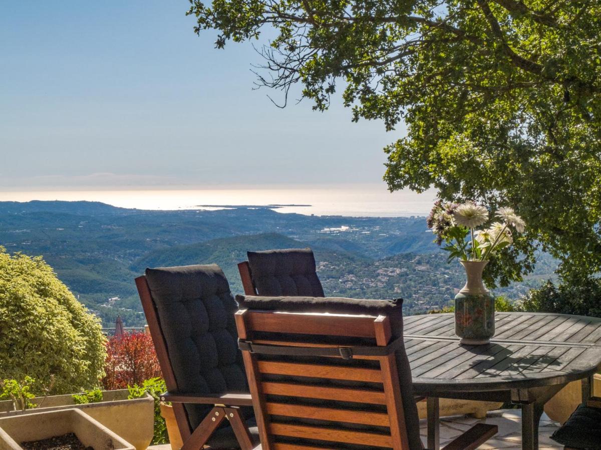 Three-Bedroom Villa with Pool and Panoramic views photo 3