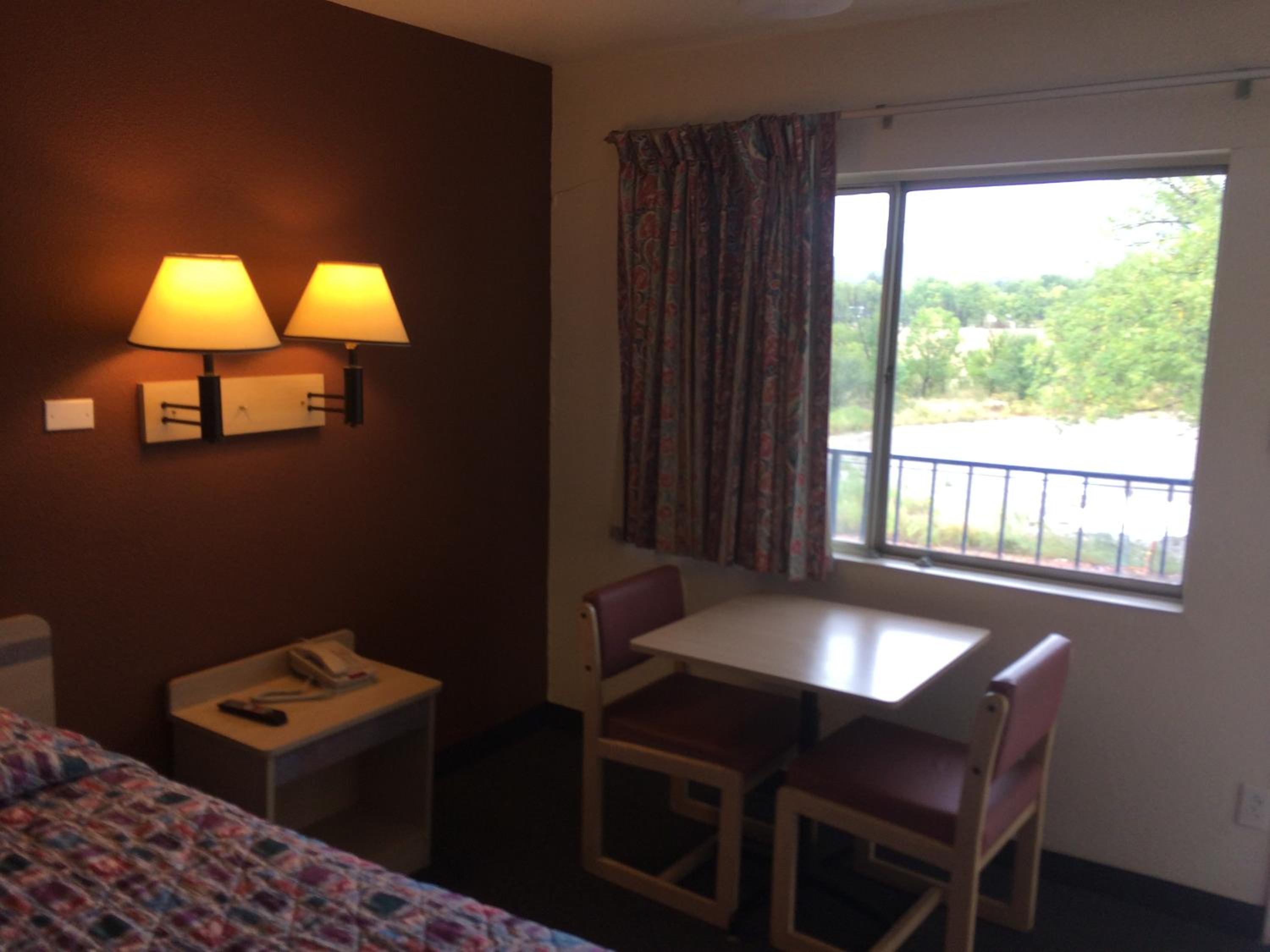 King Room - Non-Smoking photo 3