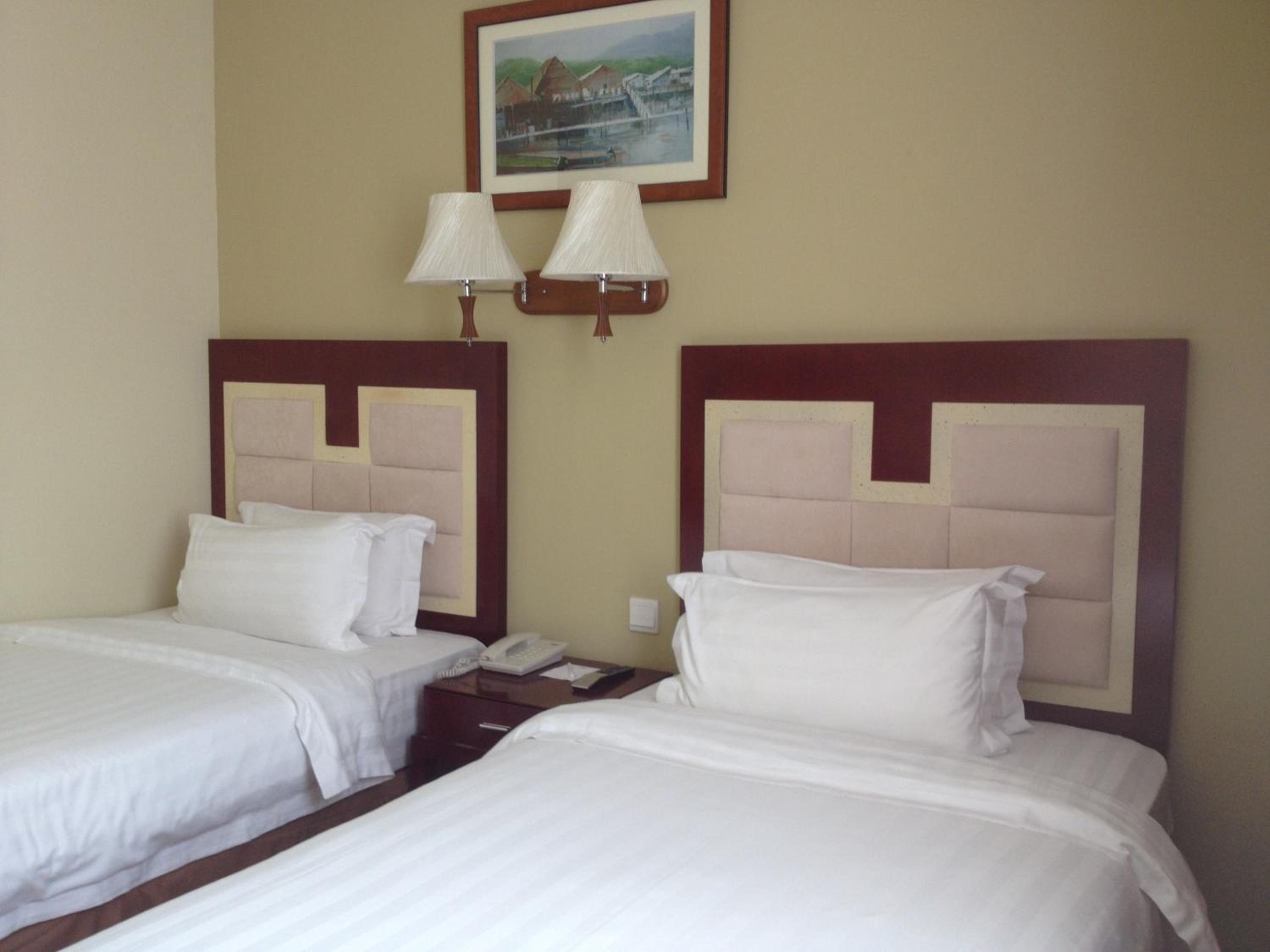 Standard Twin Room - Photo 1