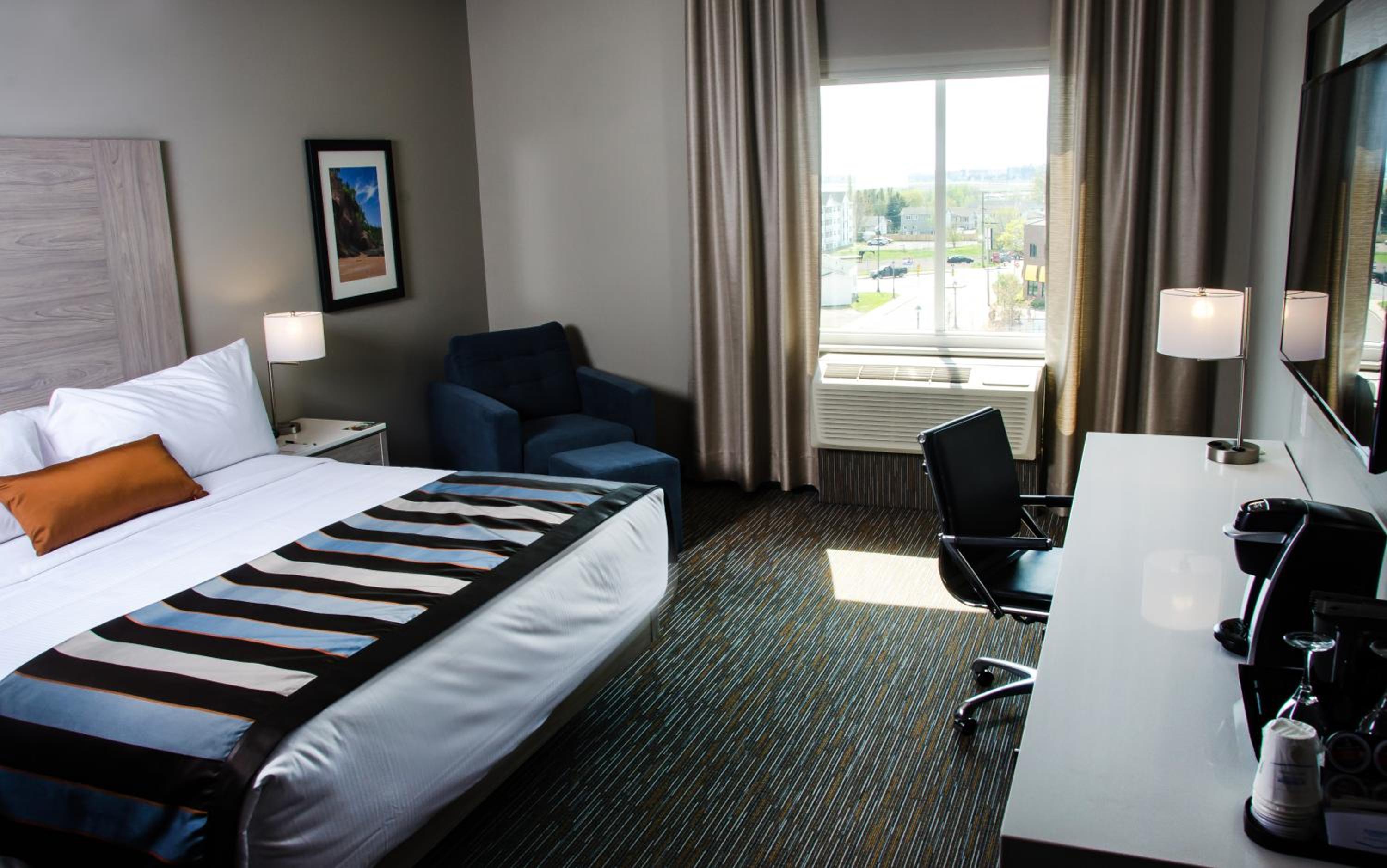 King Room, Upper Floor, City View, Non-Smoking photo 2