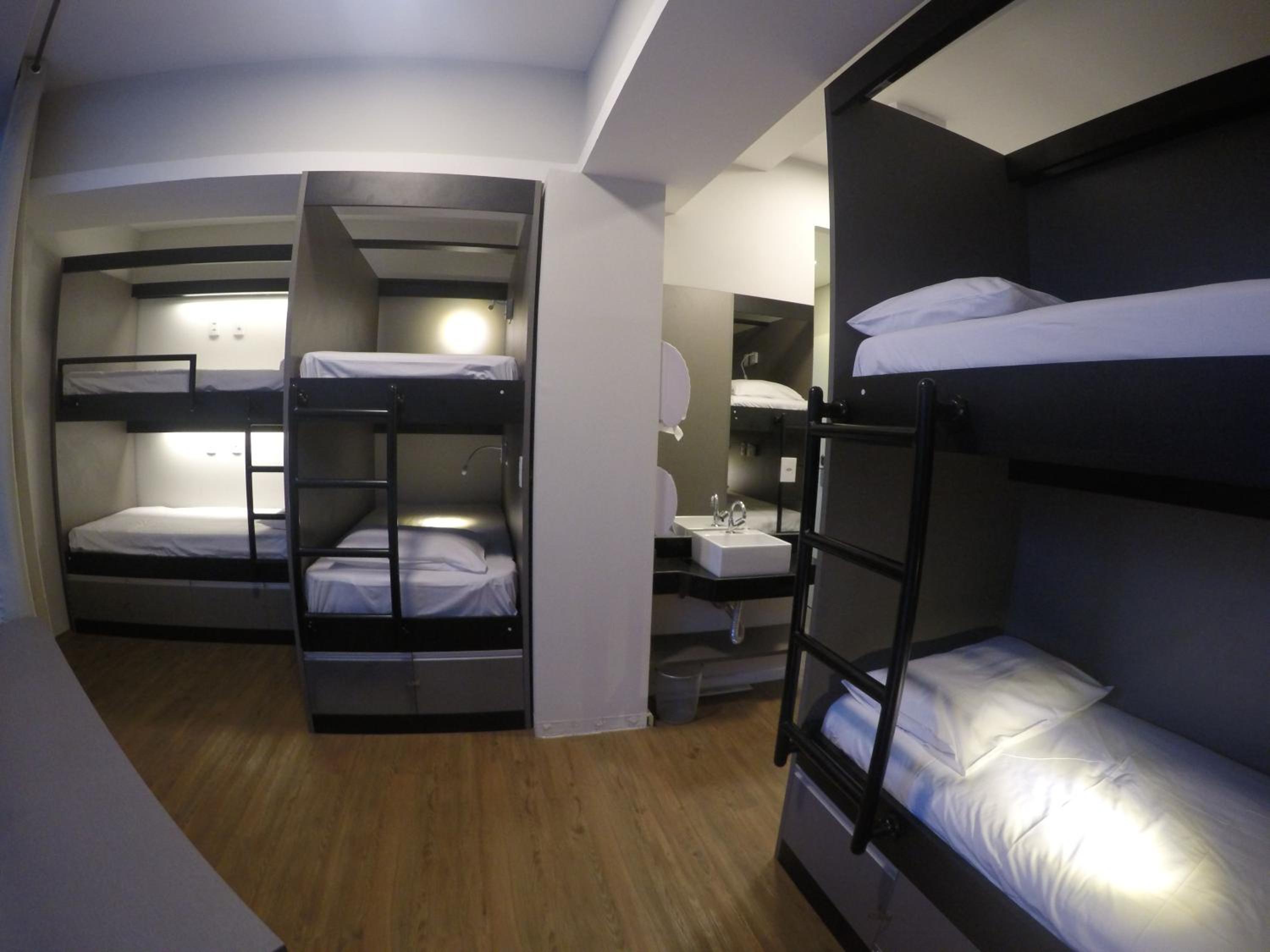Bed in 8-Bed Mixed Master Dormitory Room - Street view
