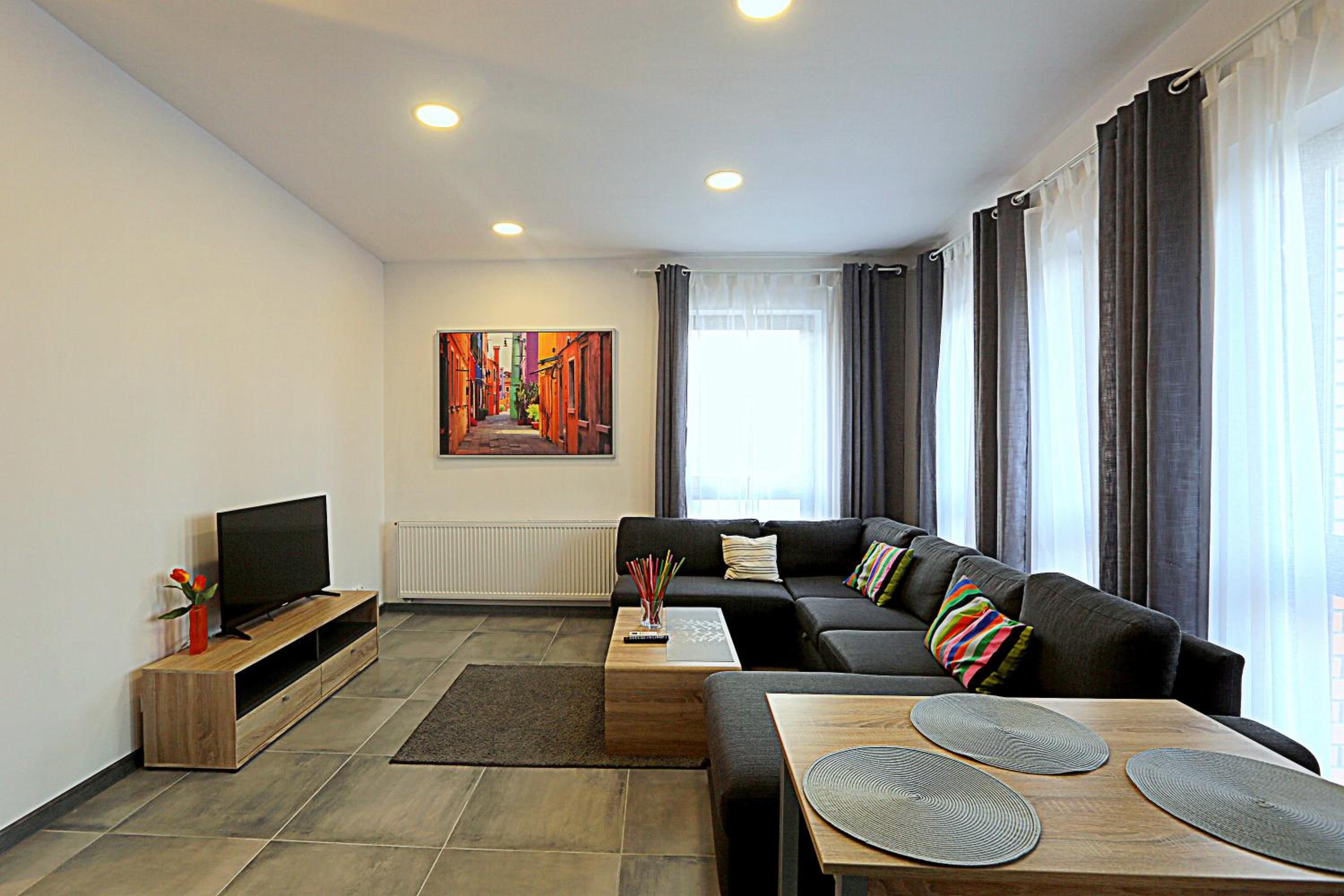 Apartment photo 1