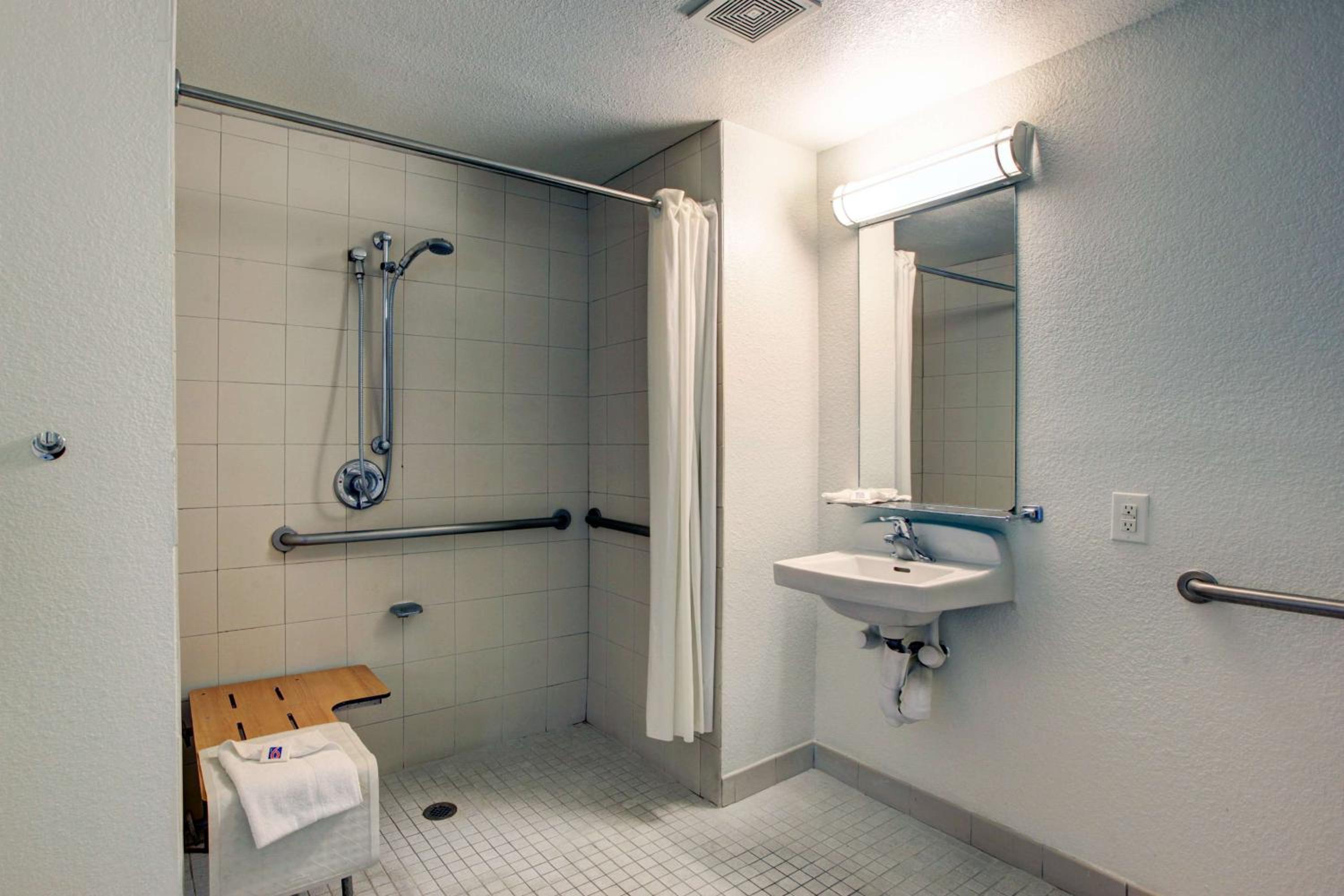 1 KING BED | ADA/RI SHOWER/PREMIUM/MICFRIDGE | Near John Wayne Airport - Photo 5