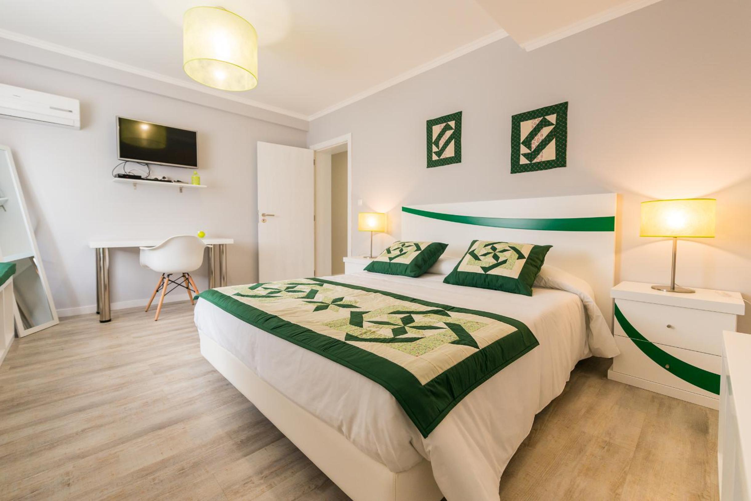 Double Room with Shared Bathroom photo 1