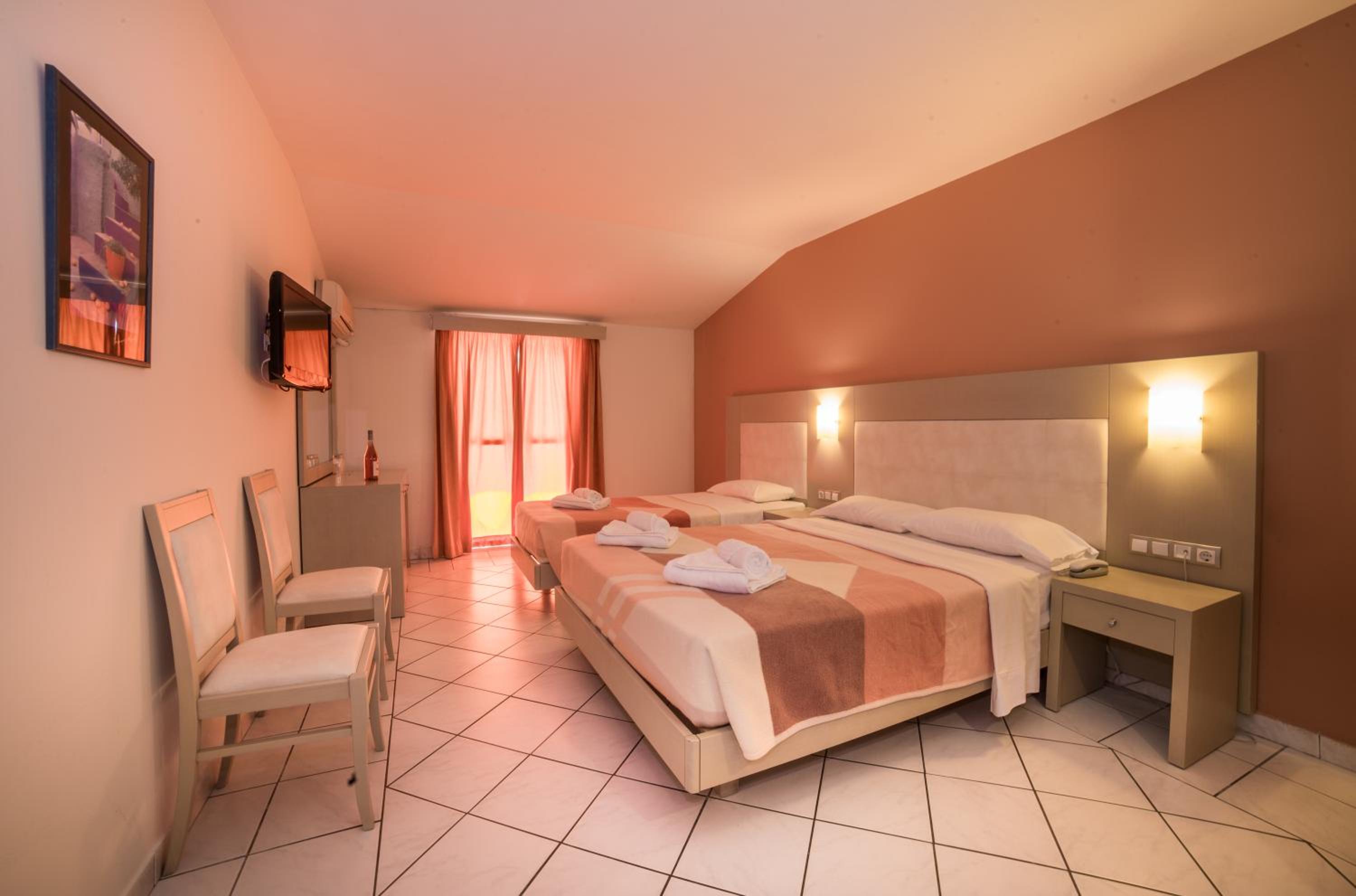 Triple Room photo 2