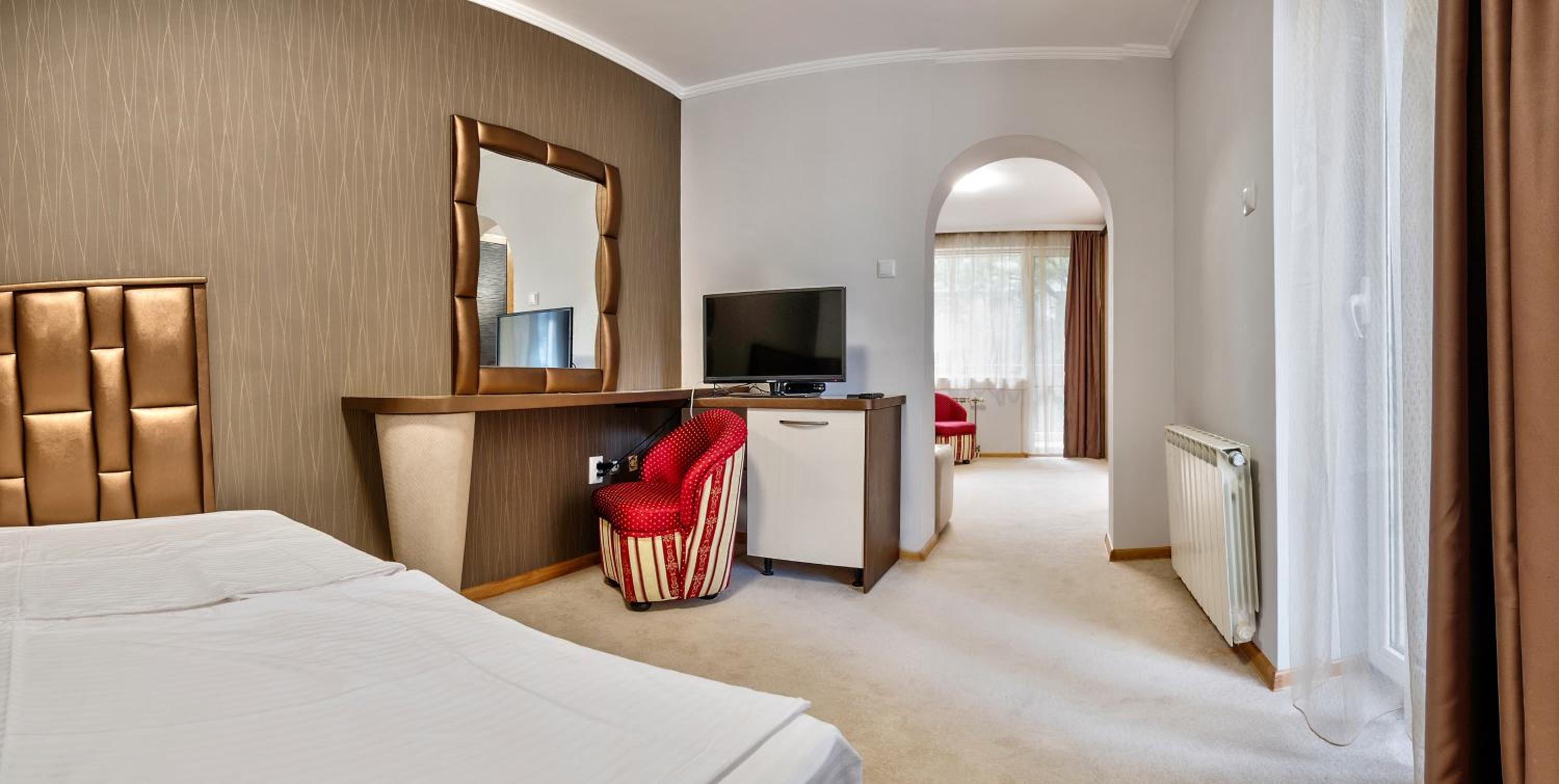 Junior Suite with Balcony photo 1