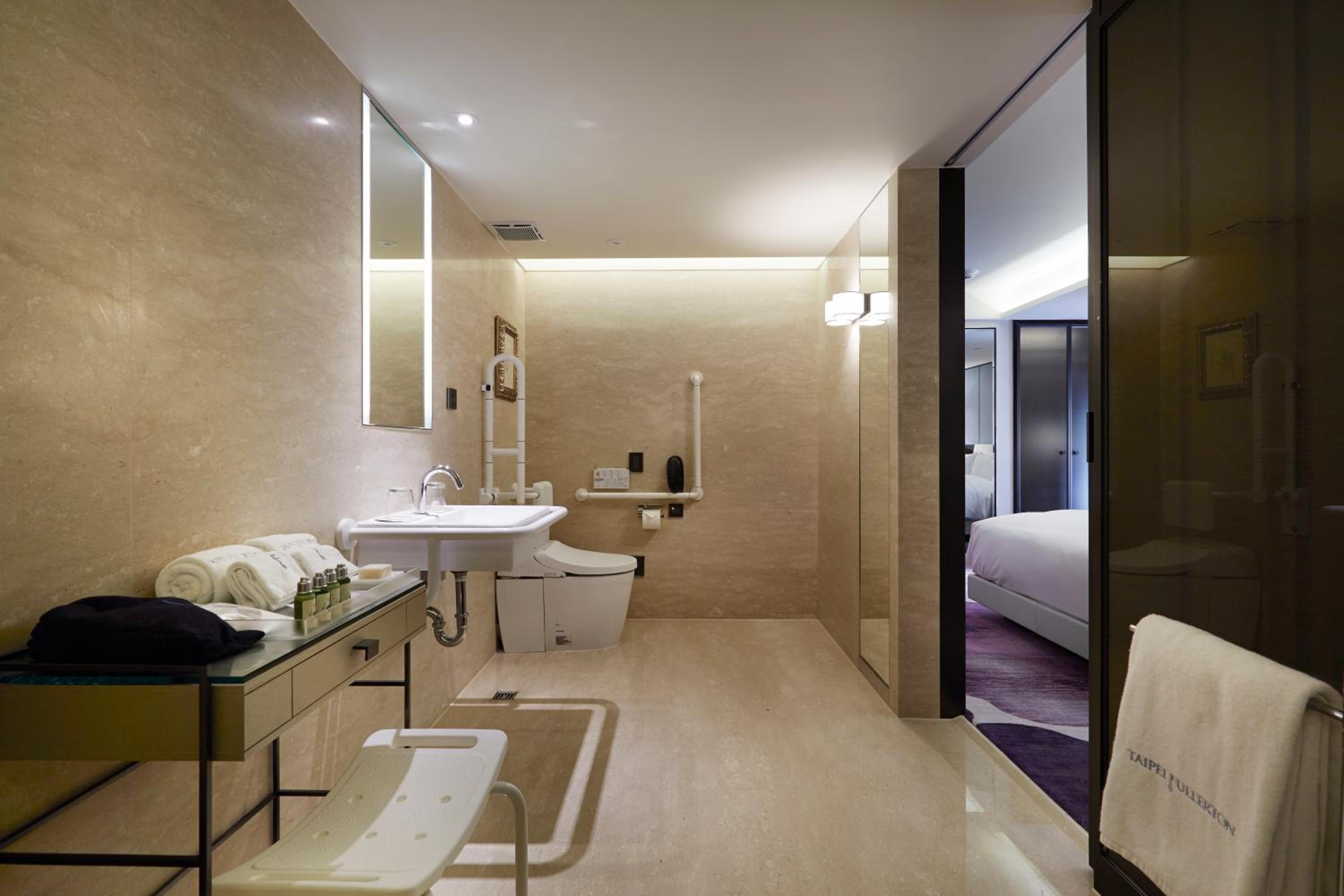 Double Room - Disability Access photo 2