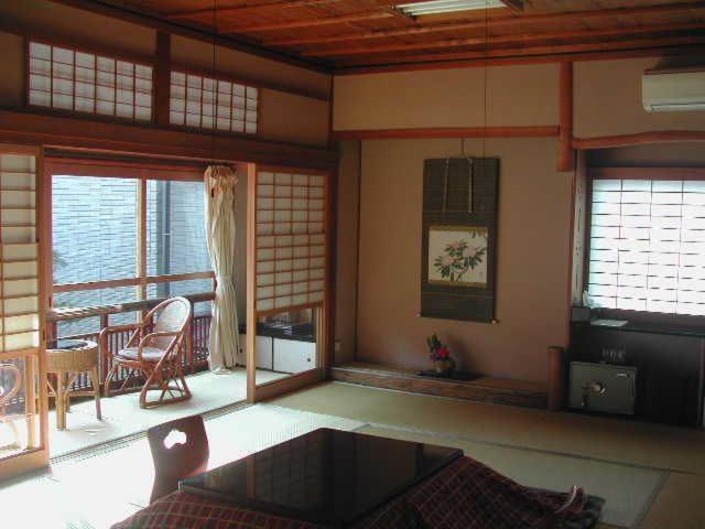 Japanese-Style Standard Family Room With Shared Bathroom