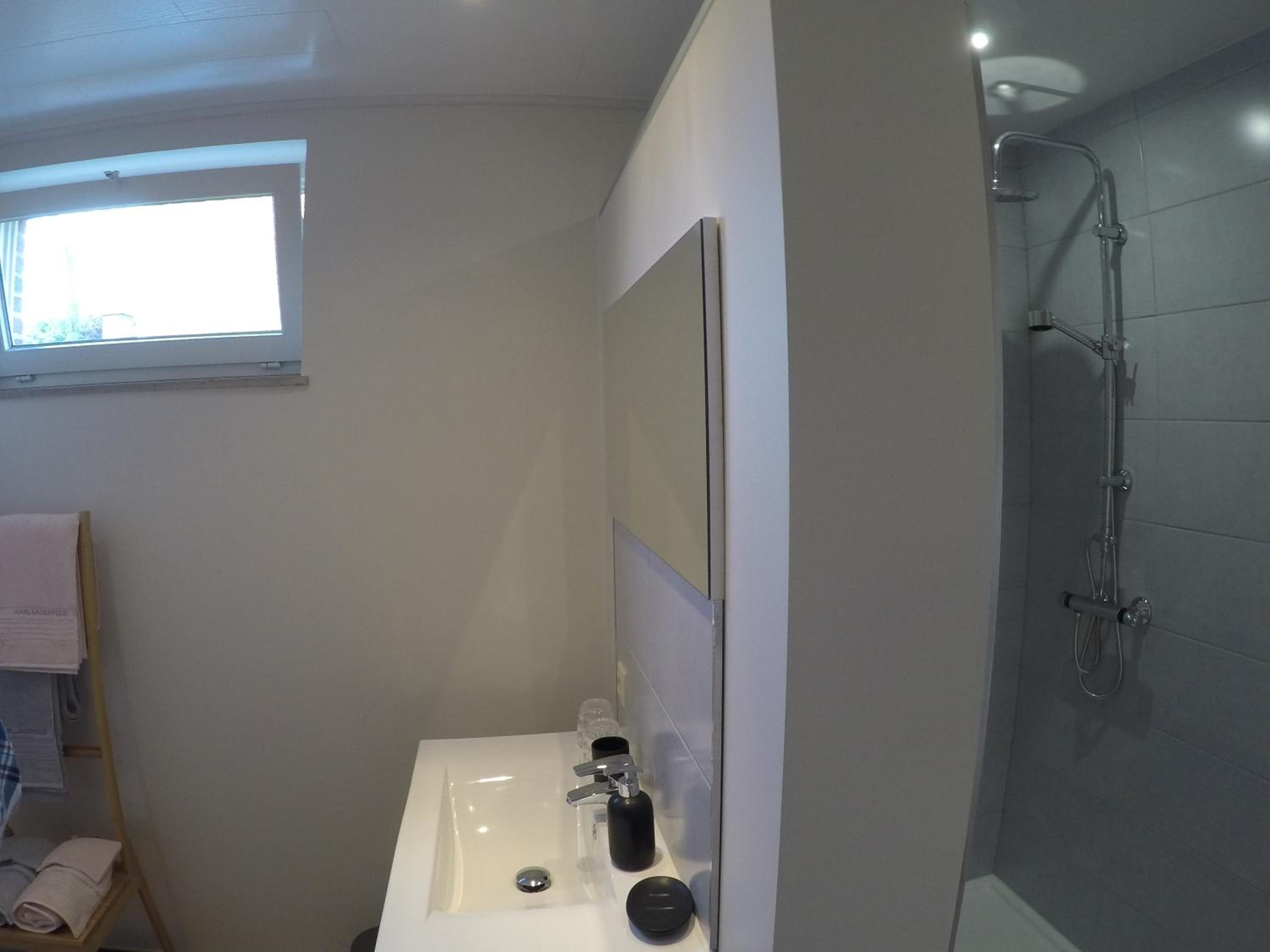 Deluxe Double Room with Shower photo 2