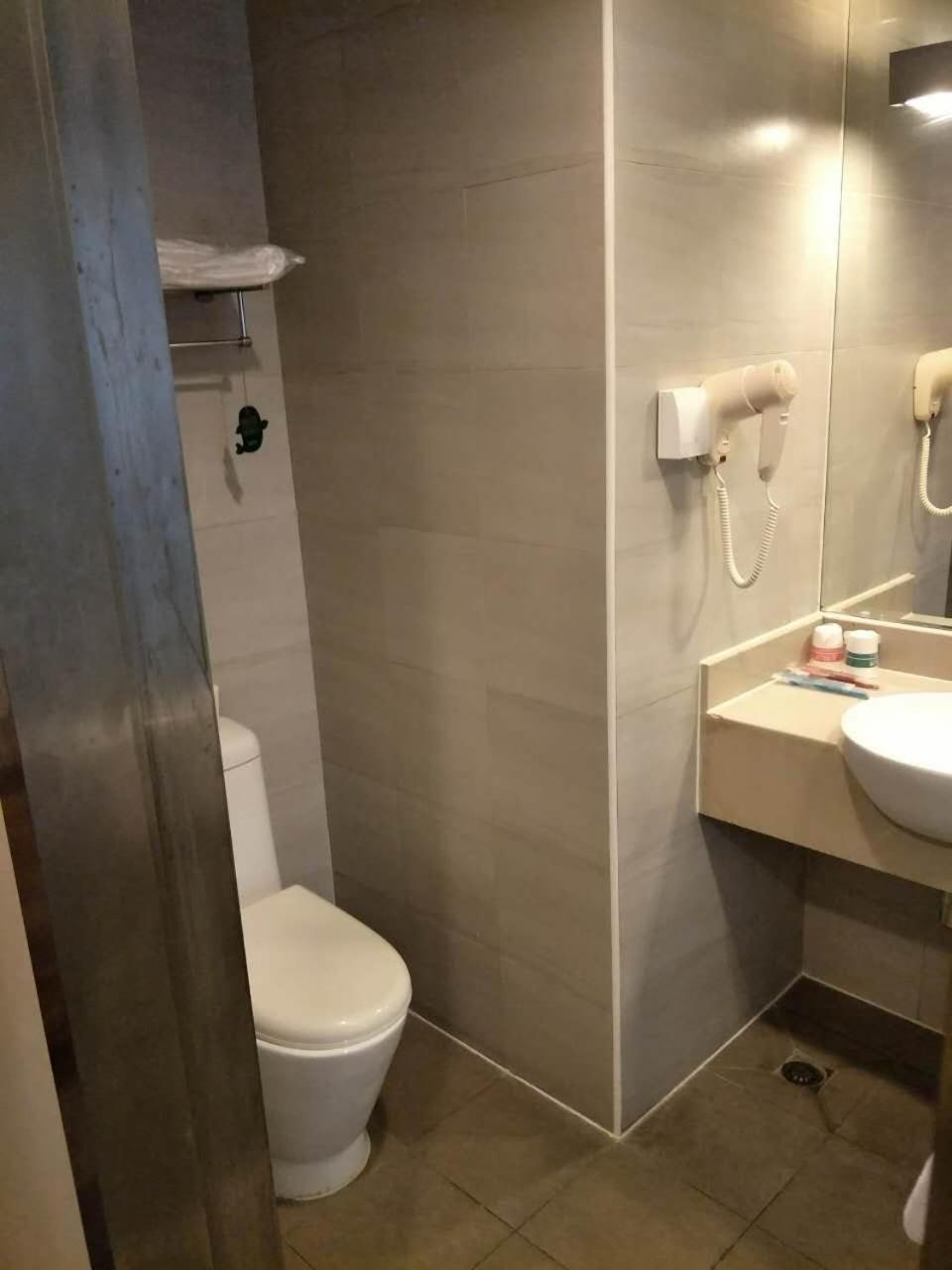 Budget Double Room photo 3