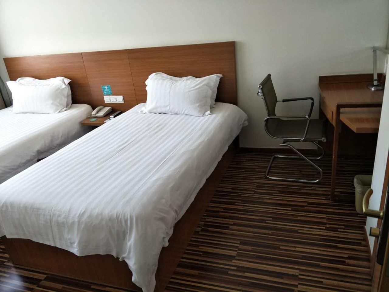 Standard Twin Room photo 1