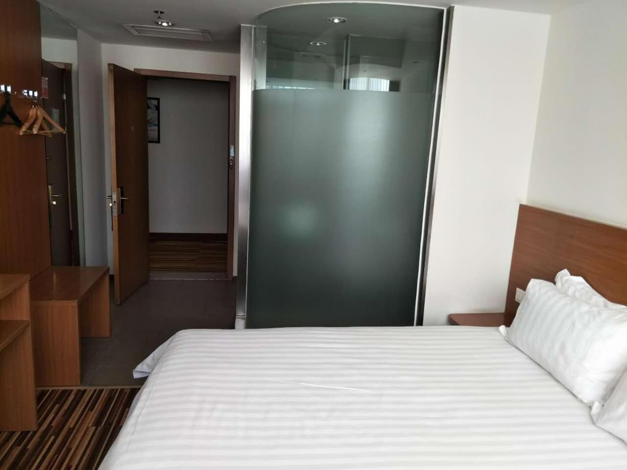 Superior Double Room with Audio photo 3