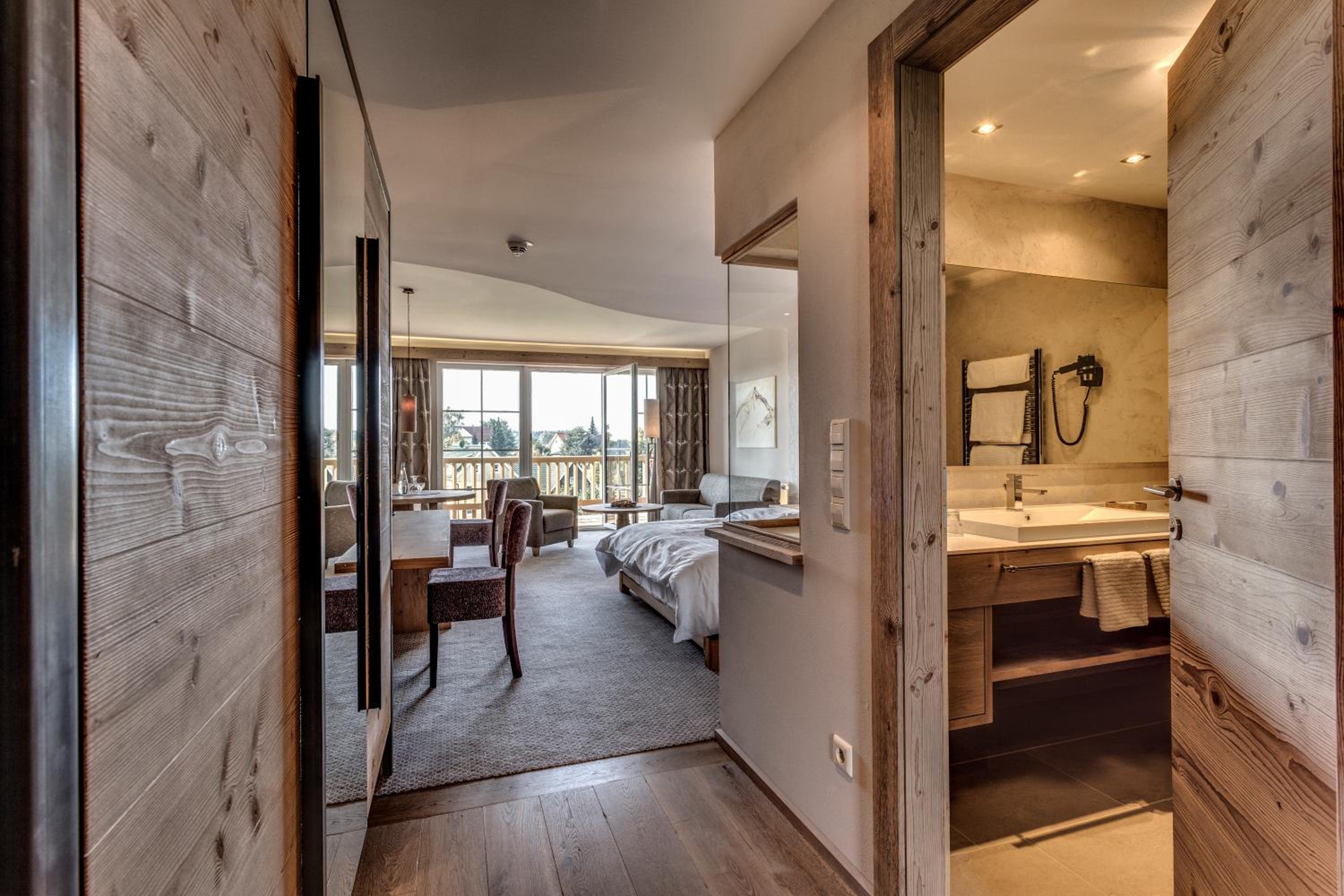 Junior Suite Superior with Balcony photo 2