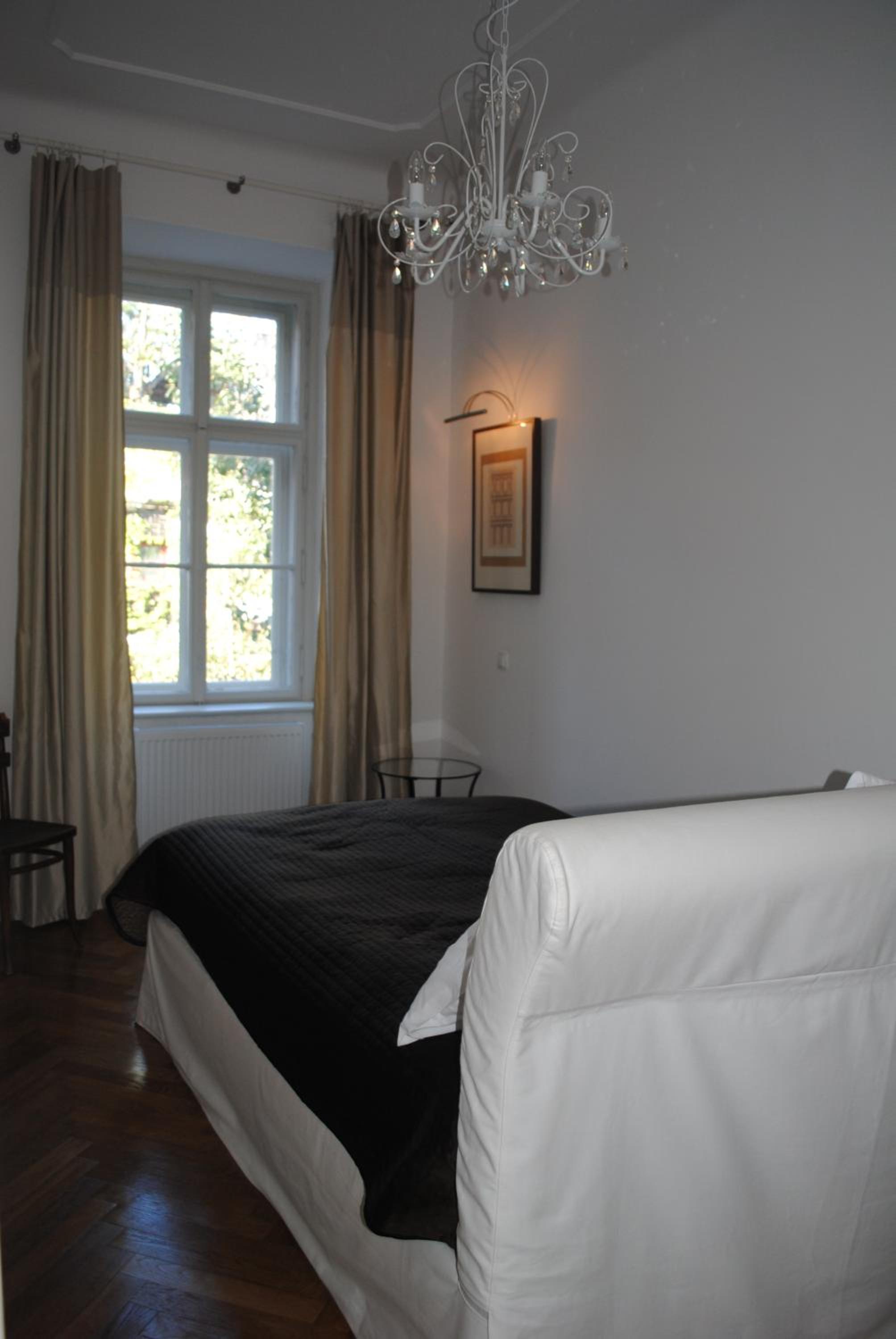 Large One-Bedroom Apartment Top 15