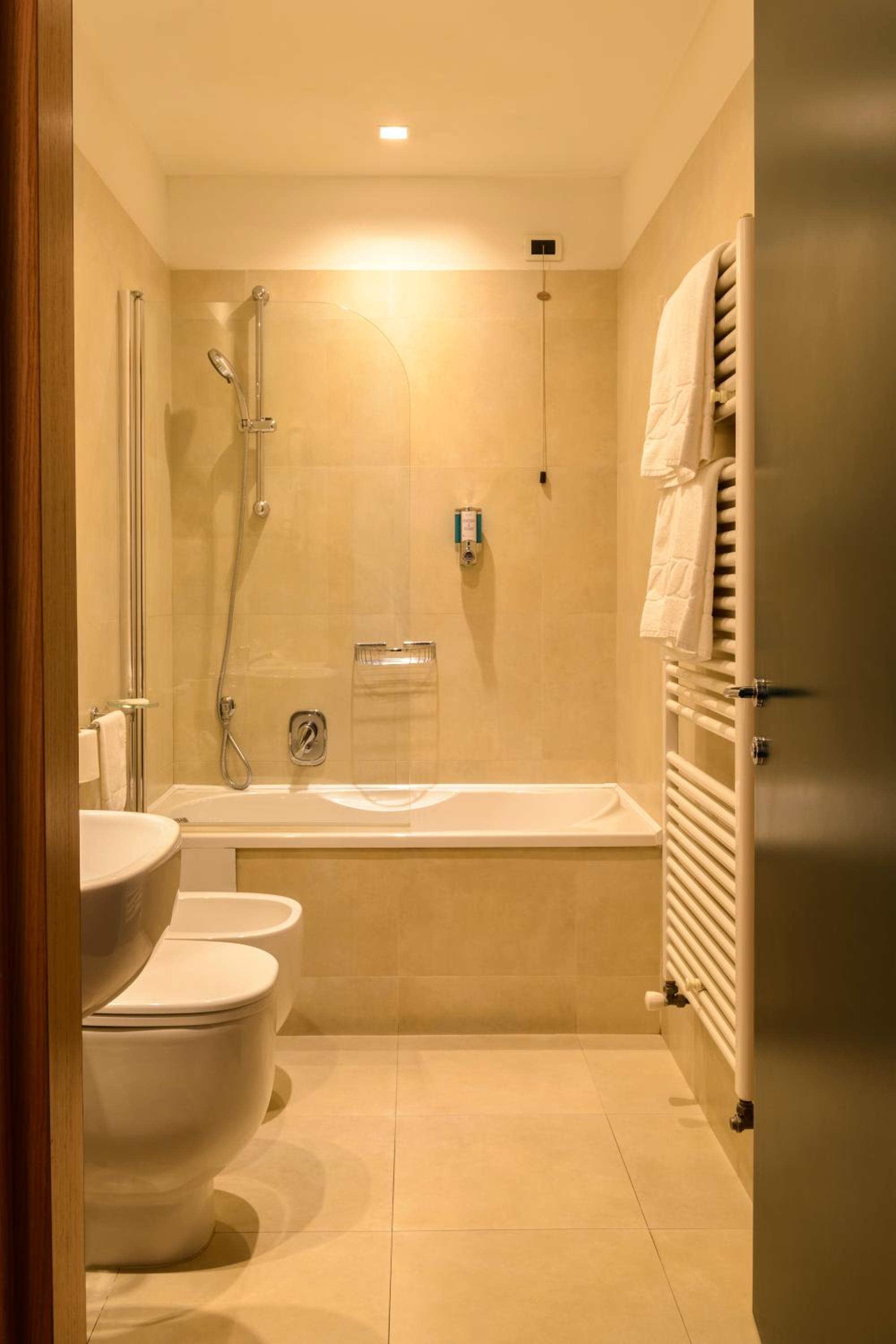 Apartment (4 Adults) - Photo 12