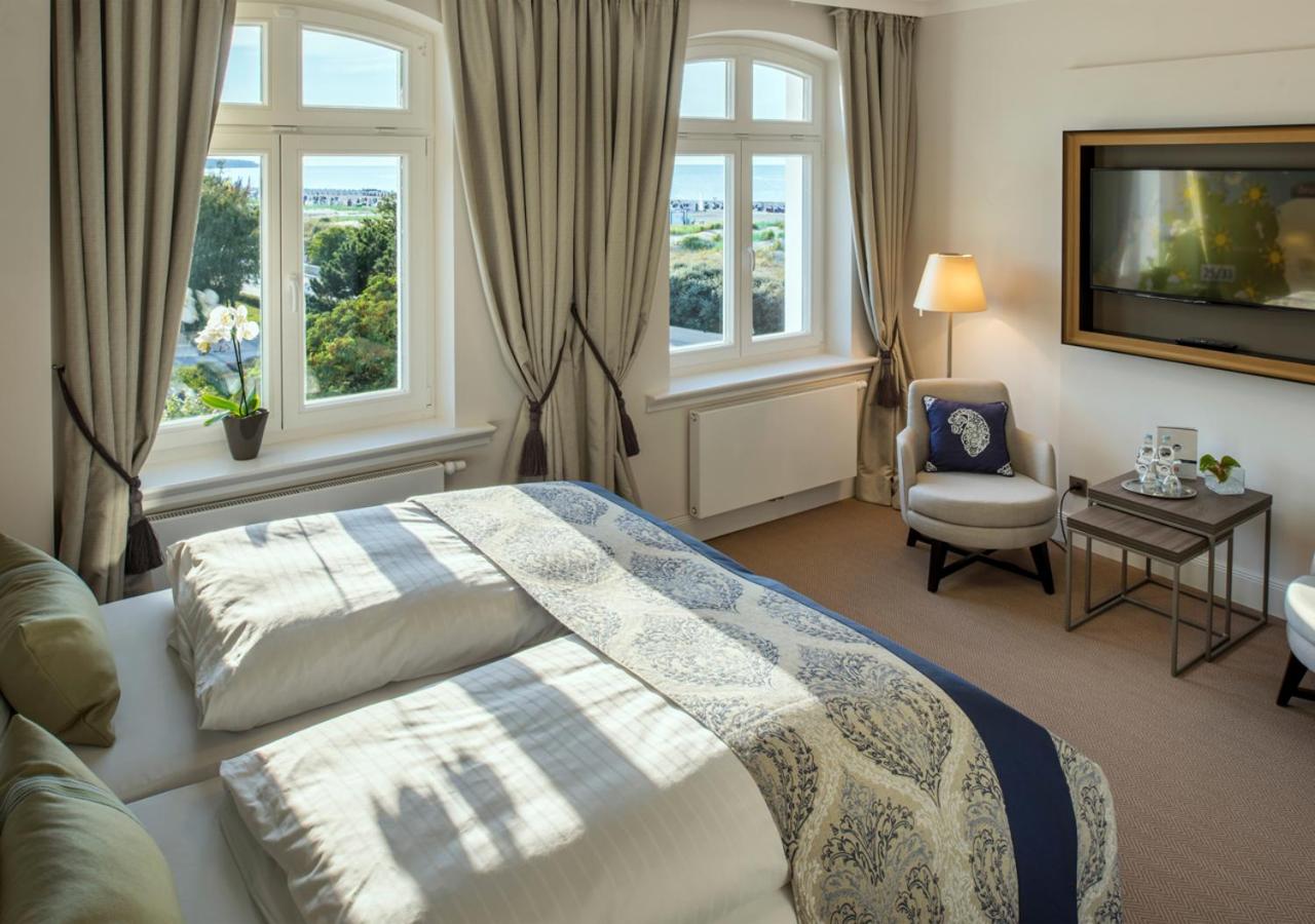 Double Room with Partial Sea View