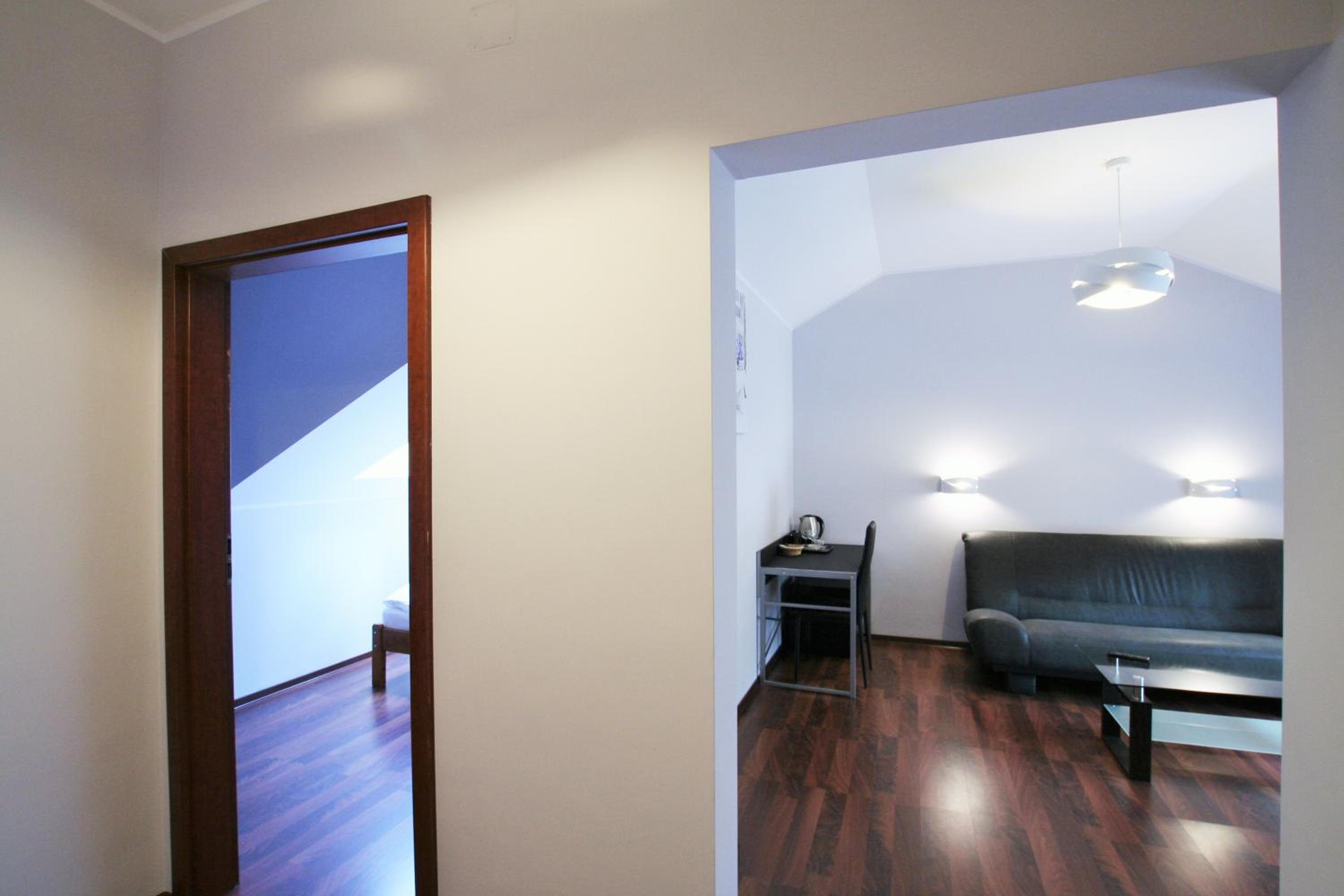 Large Double Room - Attic photo 3