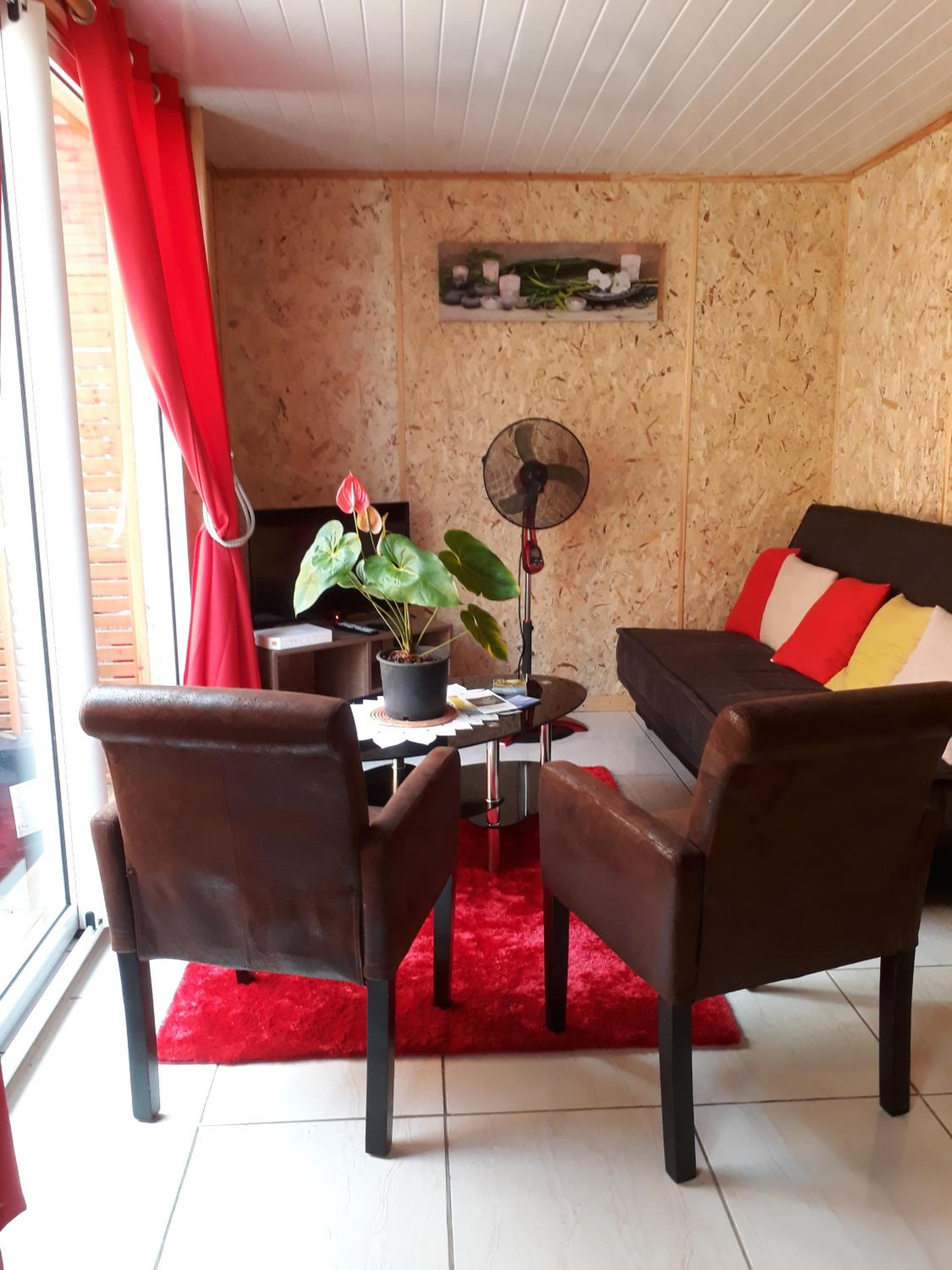 Deluxe Bungalow with Jacuzzi photo 3