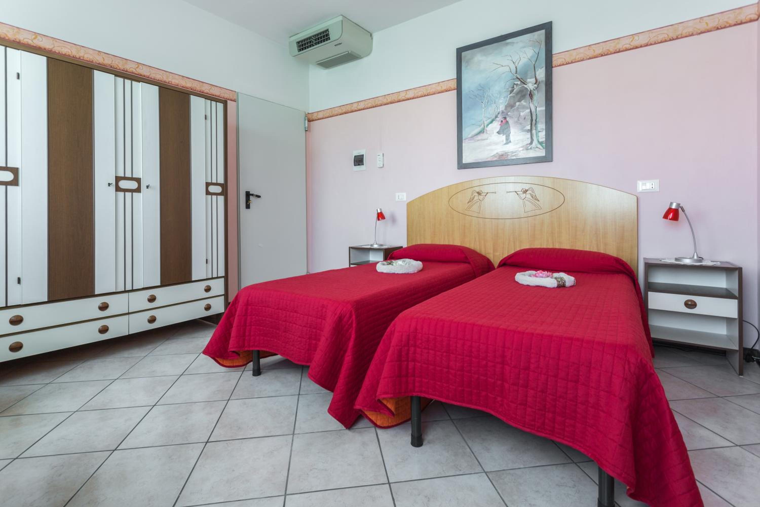  Double or Twin Room with Private Barhroom photo 3