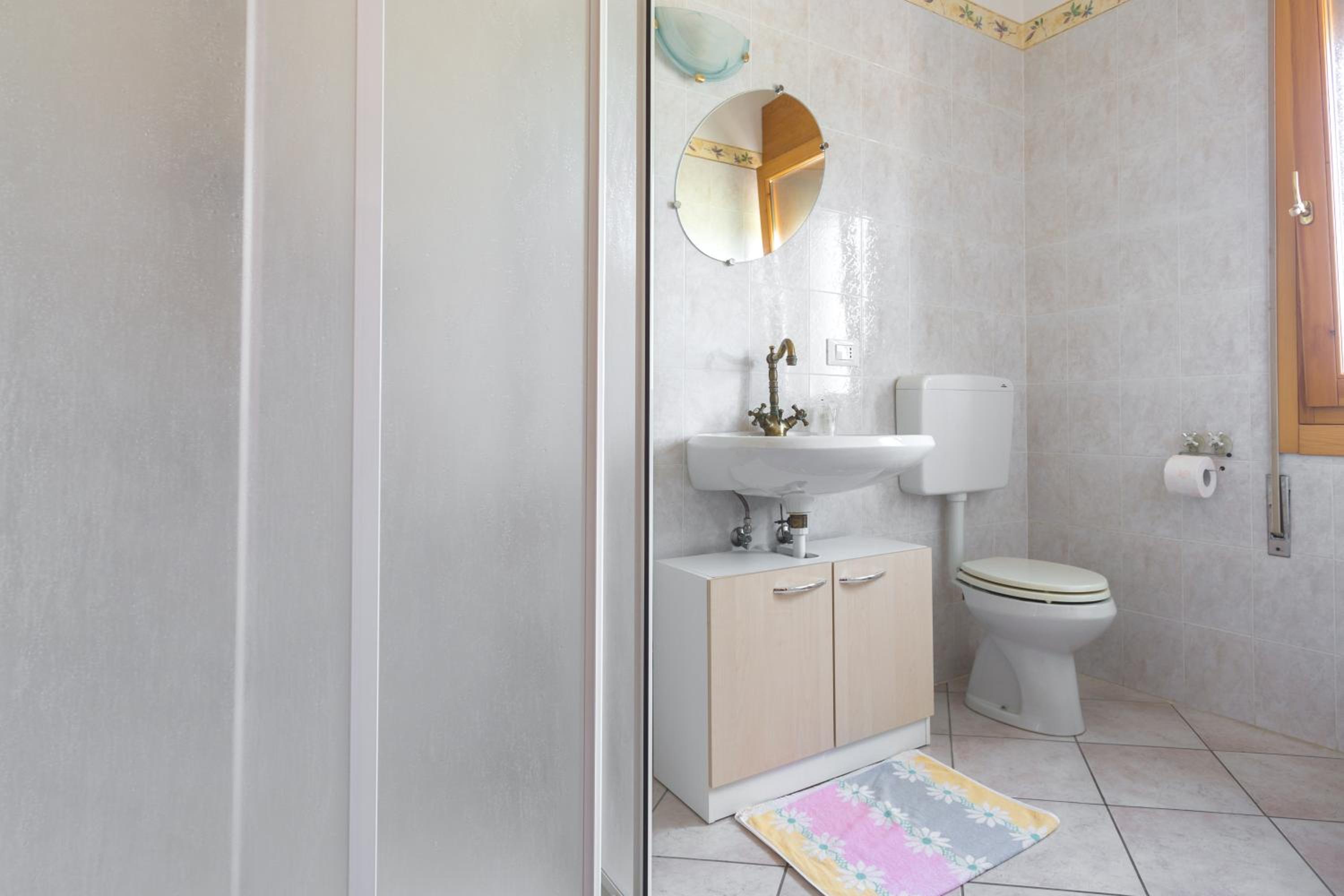  Double or Twin Room with Private Barhroom photo 2