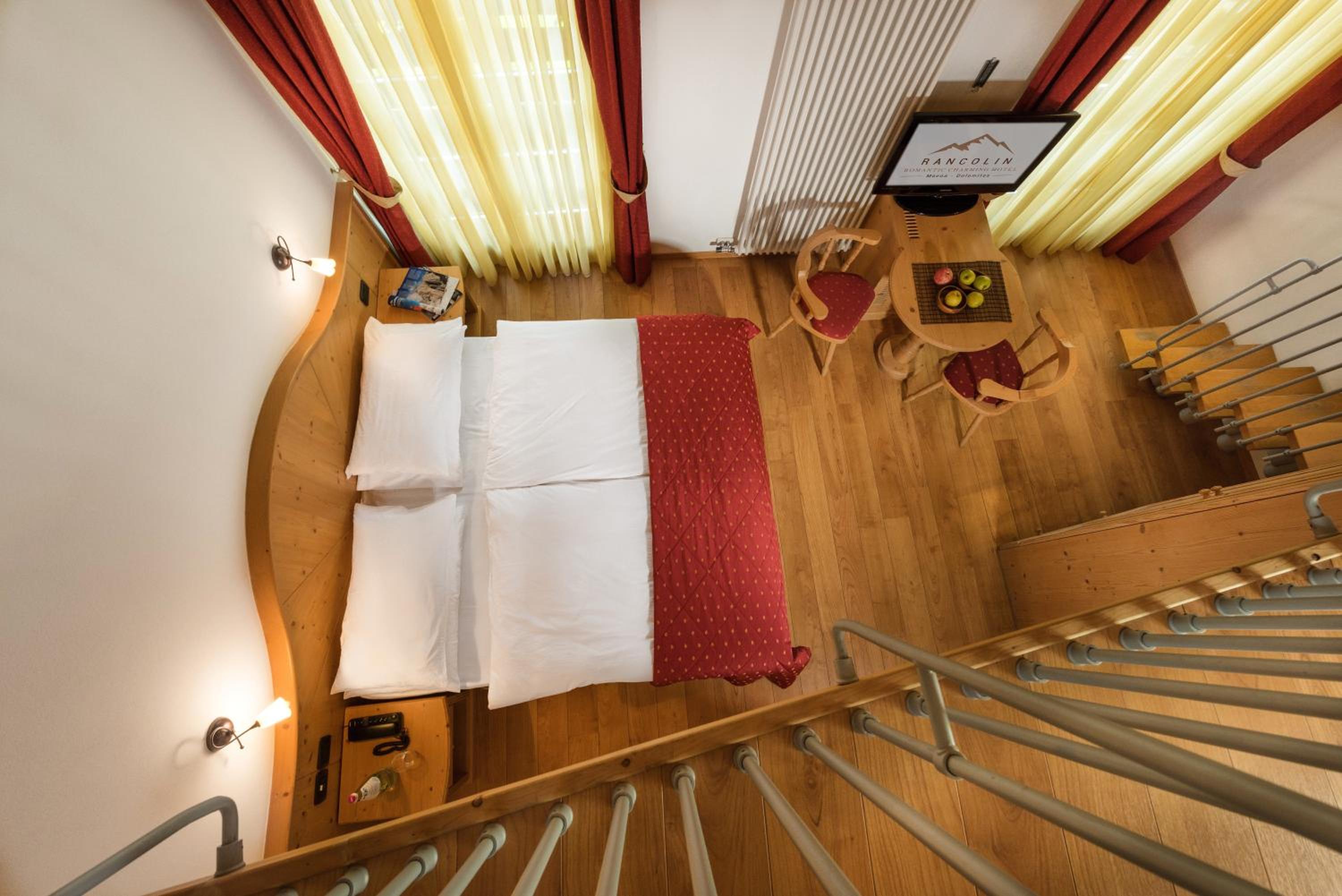 Family Suite with Balcony photo 2